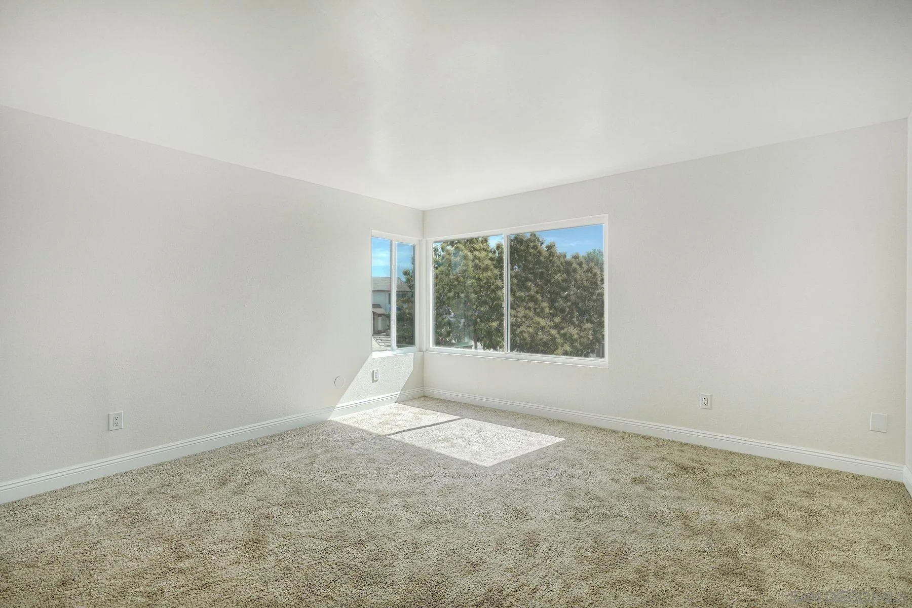 https://cdn.realtyfeed.com/cdn/127/260004019/ed5f26073e2718dd5f85d9ecfdb52340.webp