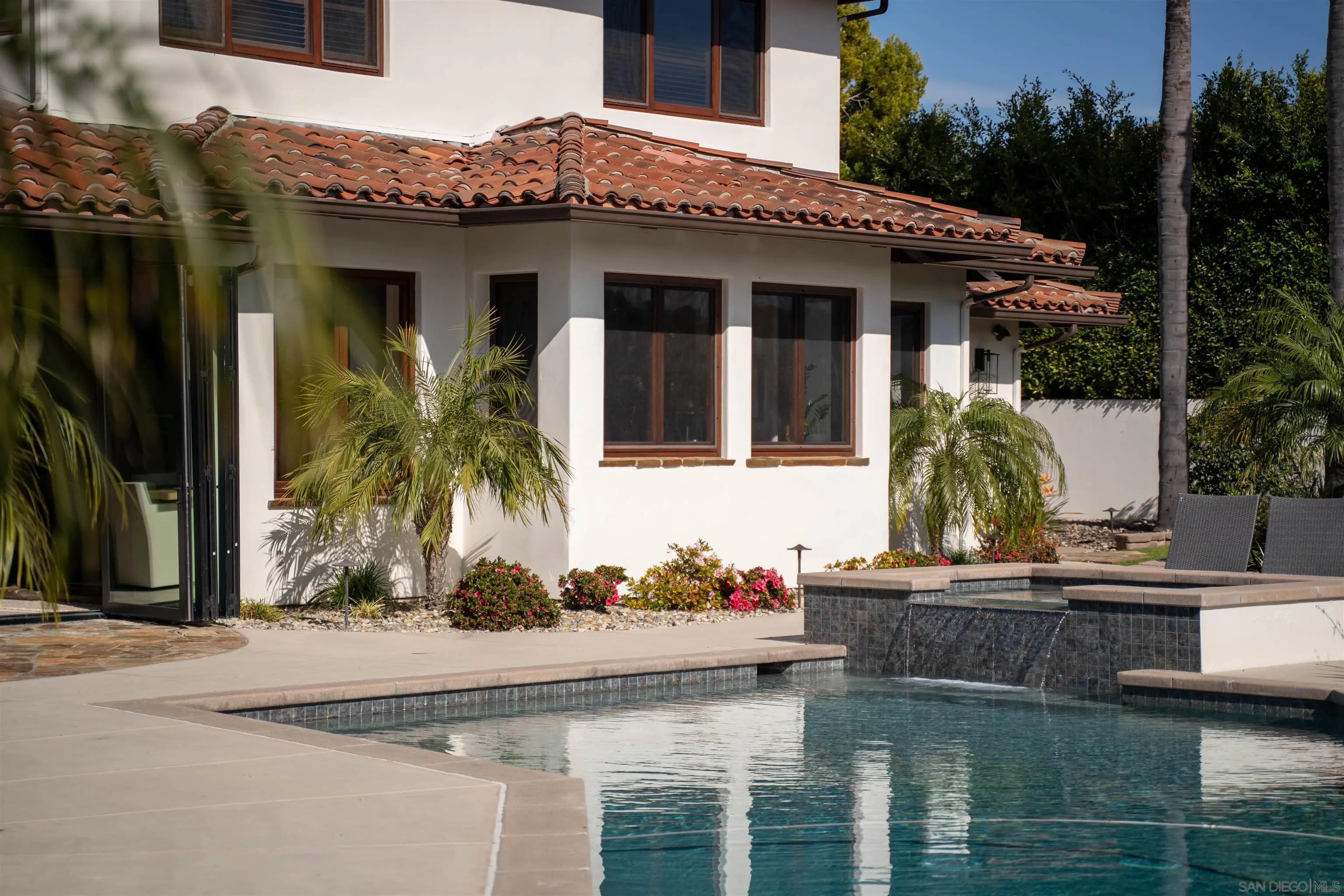https://cdn.realtyfeed.com/cdn/127/260004028/824f25c9146f184a52370e765667ccc4.webp