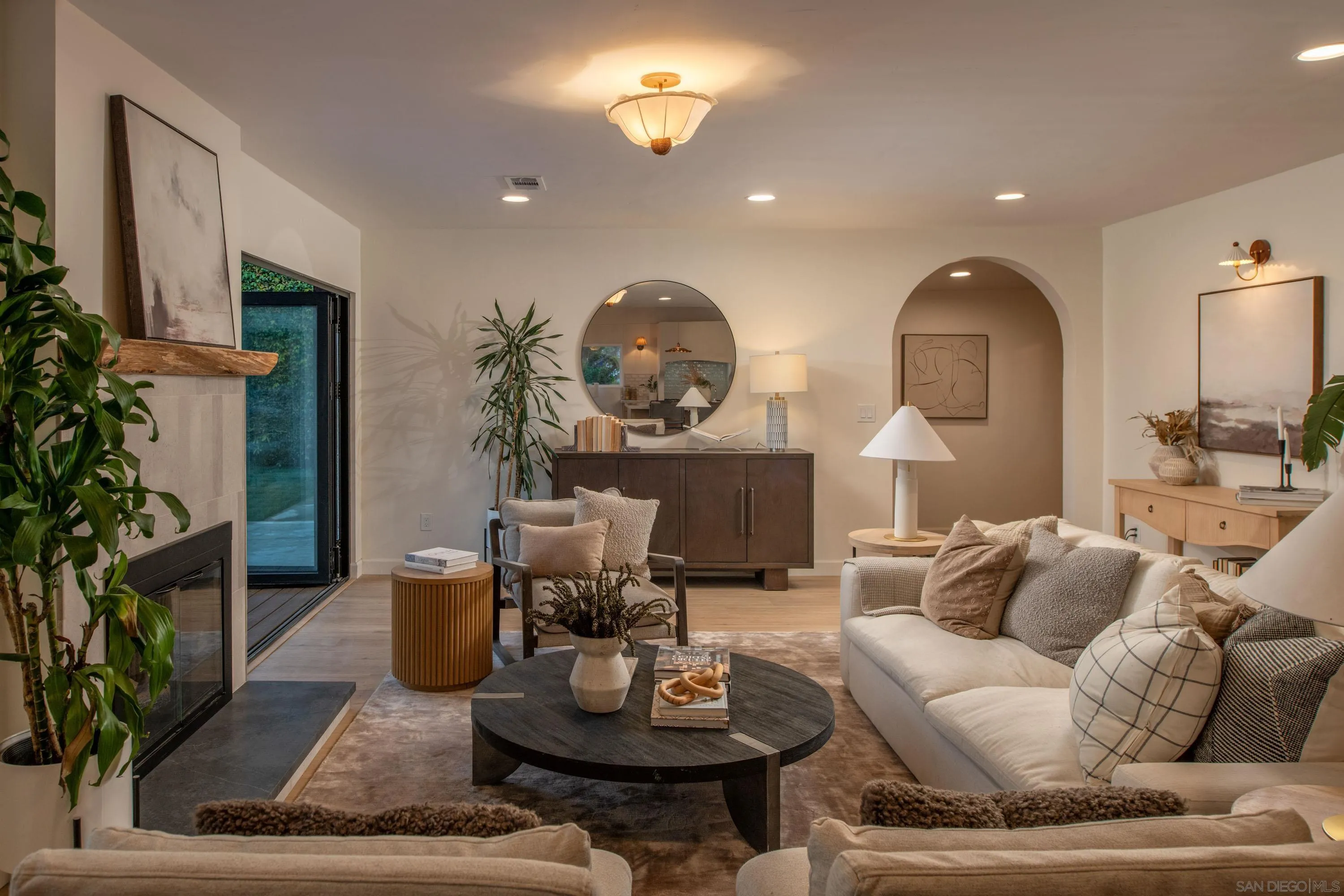 https://cdn.realtyfeed.com/cdn/127/260004030/0379731b3ac042250b6b0405c202a4e5.webp