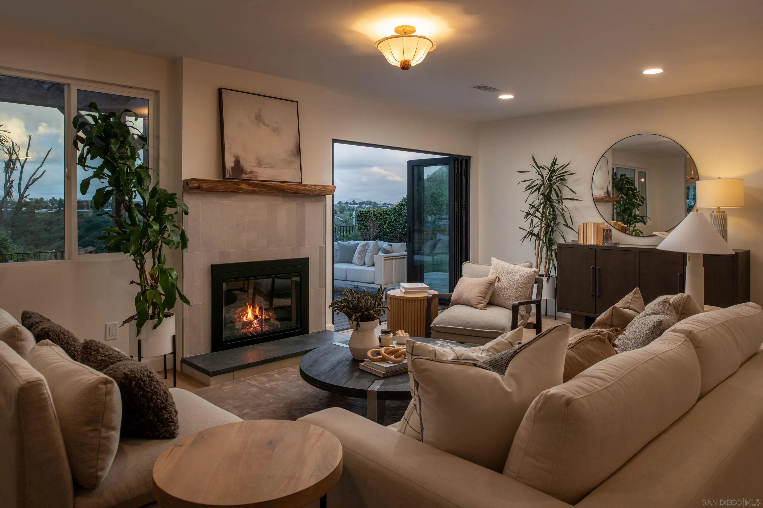 https://cdn.realtyfeed.com/cdn/127/260004030/8f54b8a24468a8902950e6e487996034.webp