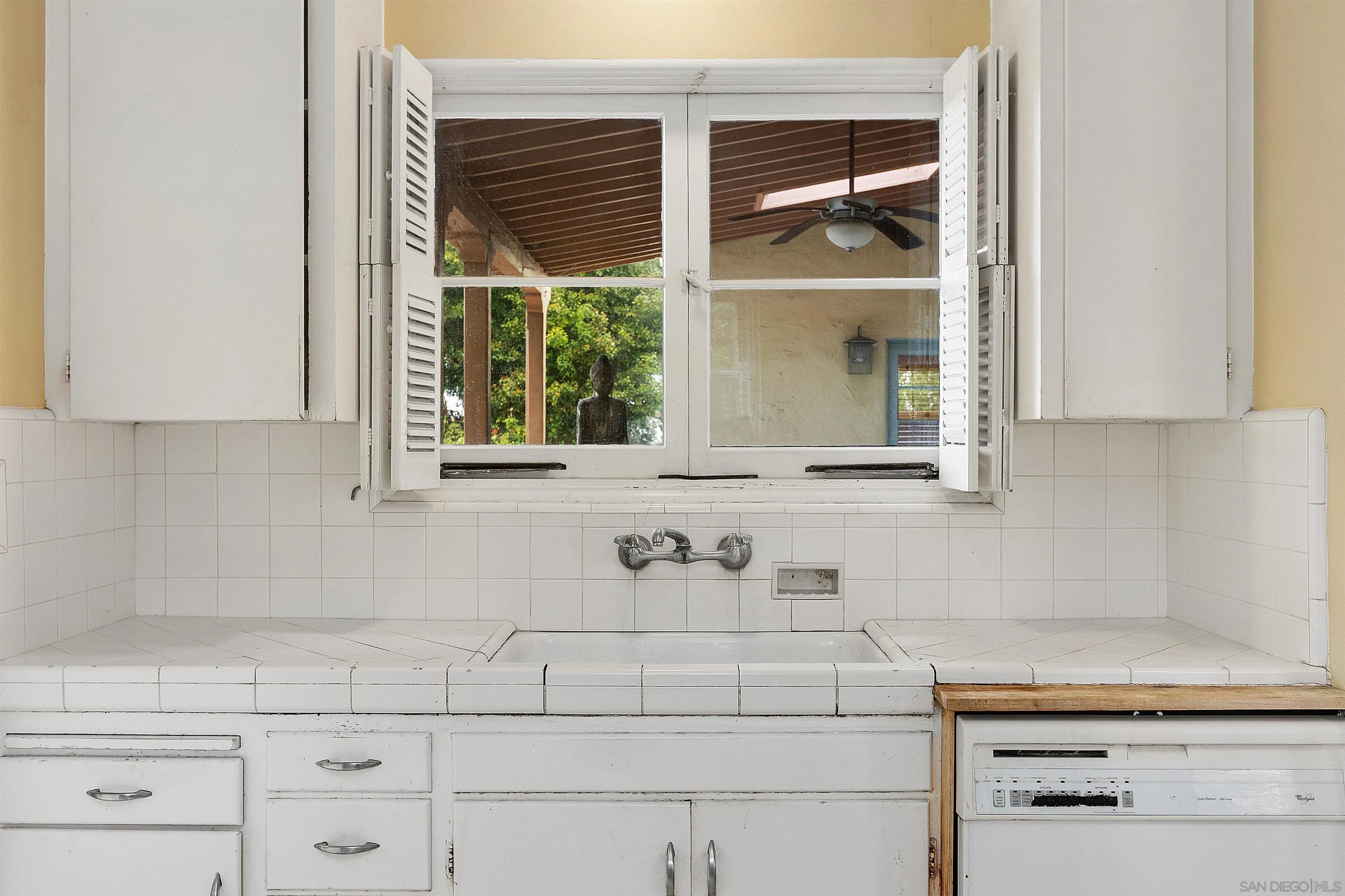 https://cdn.realtyfeed.com/cdn/127/260004036/83b4aebad648a97446bf21852a84475b.webp