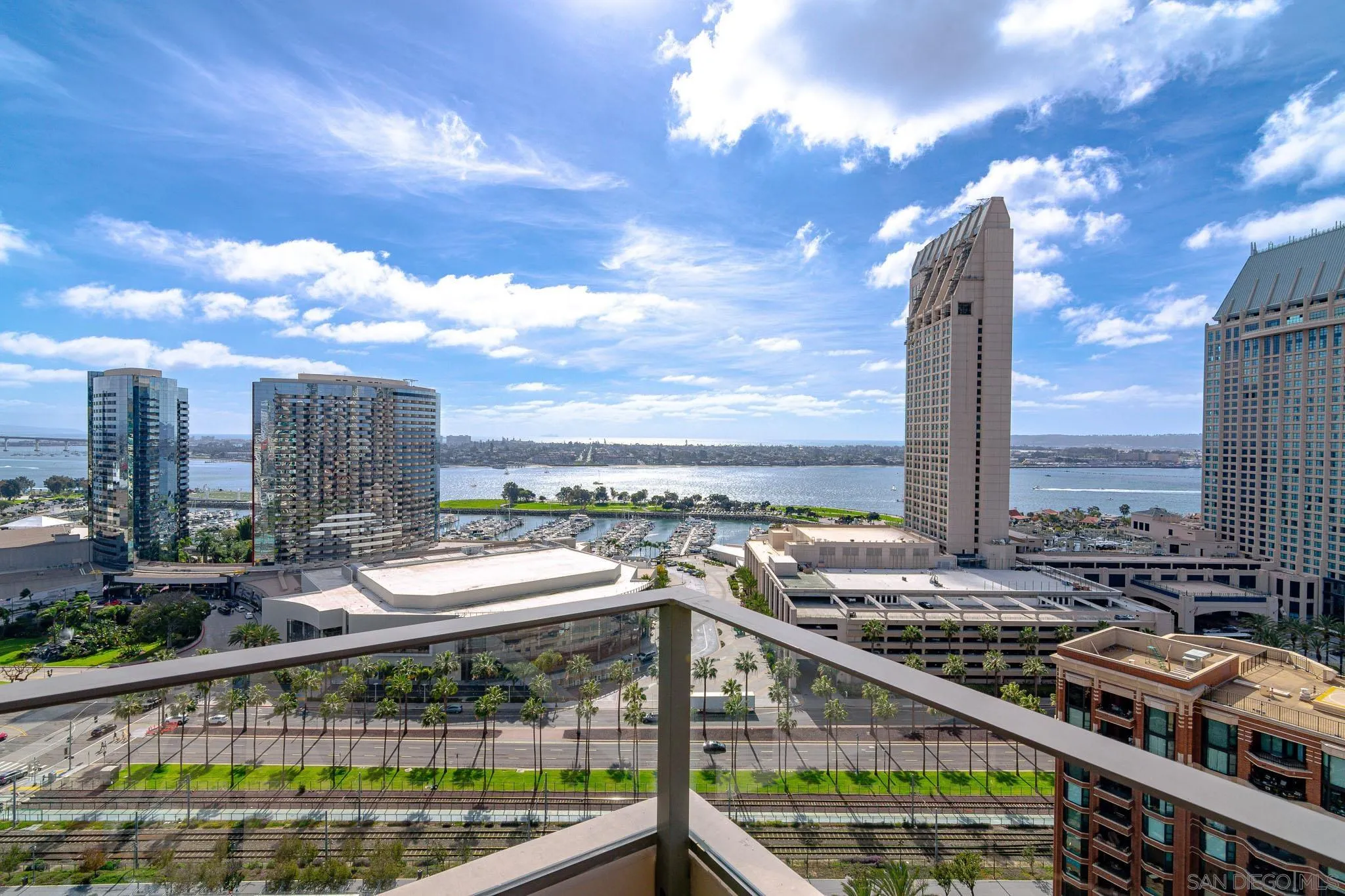 https://cdn.realtyfeed.com/cdn/127/260004040/03761939878dc4714319c8cb18818ec0.webp