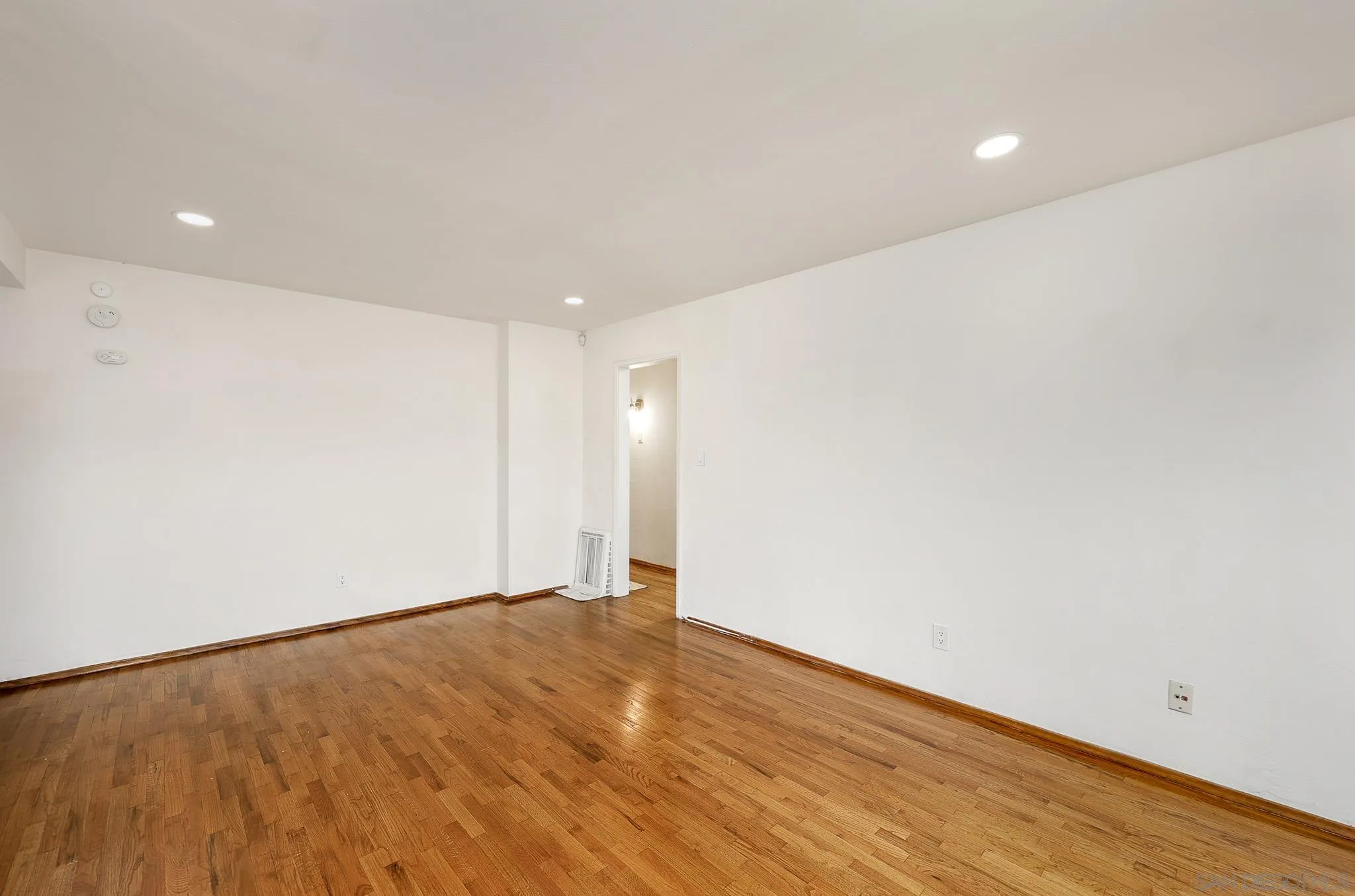 https://cdn.realtyfeed.com/cdn/127/260004041/9f42109f0e50c031e084750e8ac5fac7.webp
