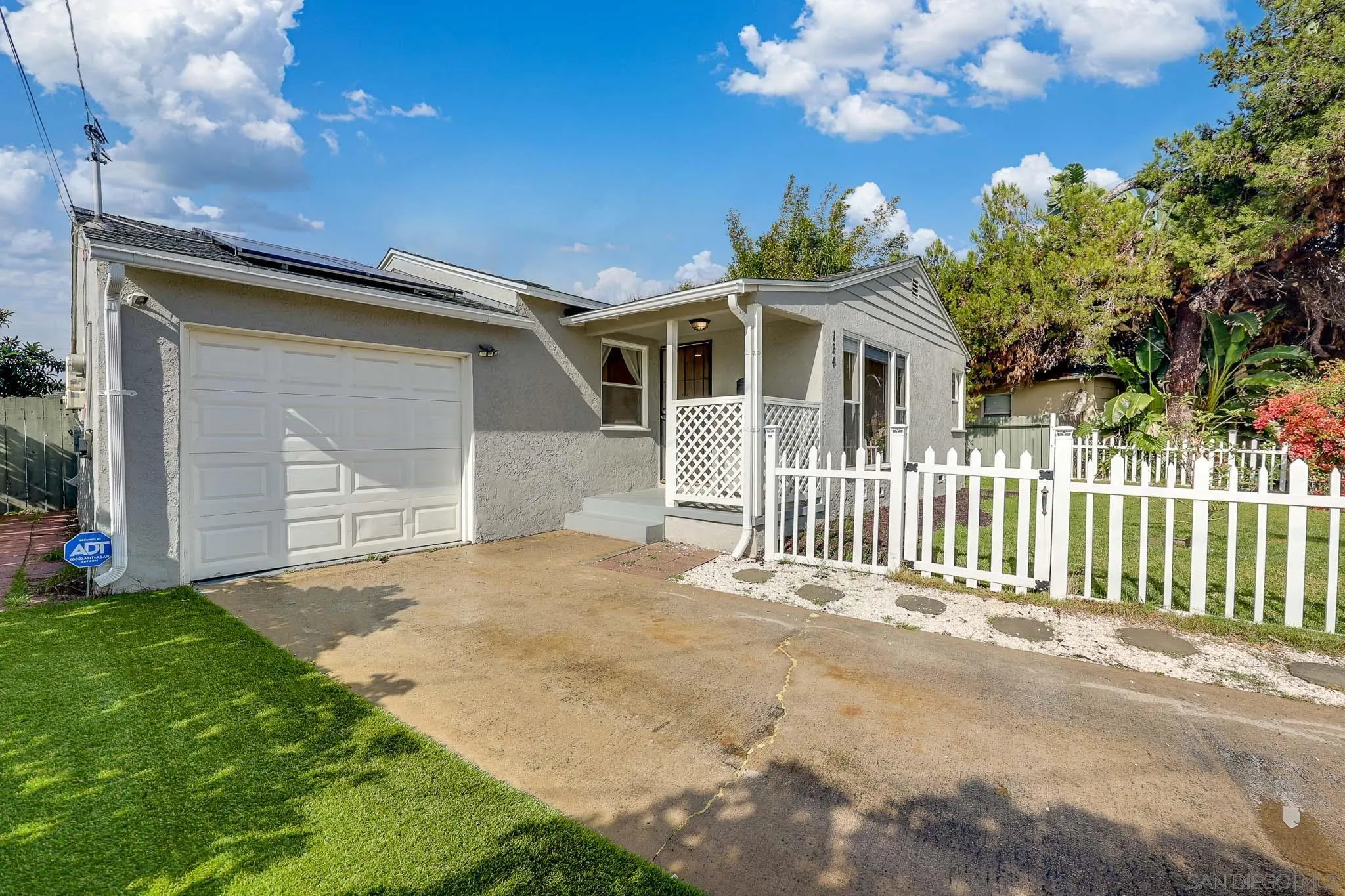 https://cdn.realtyfeed.com/cdn/127/260004041/e57fb635d21ad095a017d967537f21d8.webp