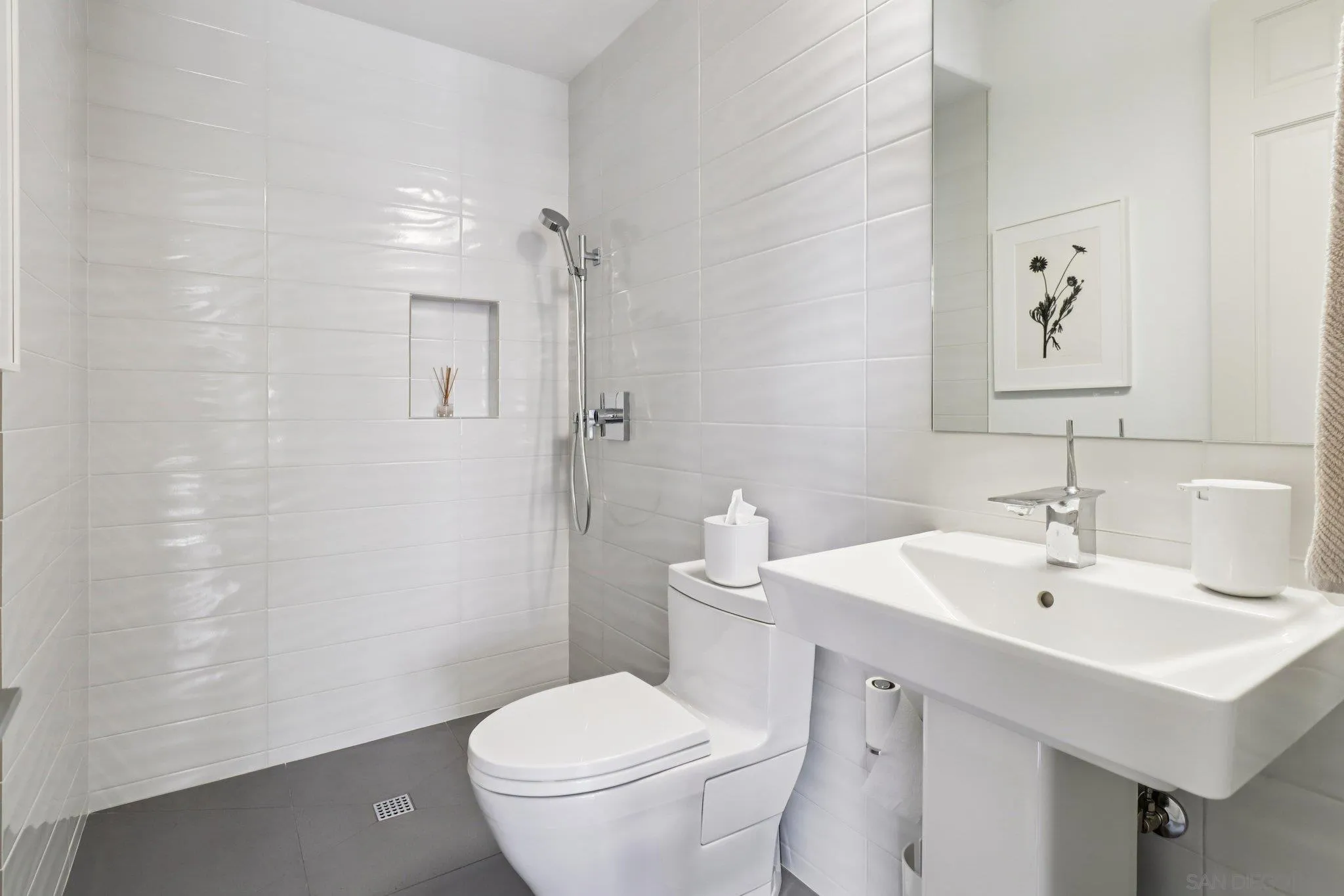 https://cdn.realtyfeed.com/cdn/127/260004046/0a70b5dac382b91295d90bf89850a3fa.webp
