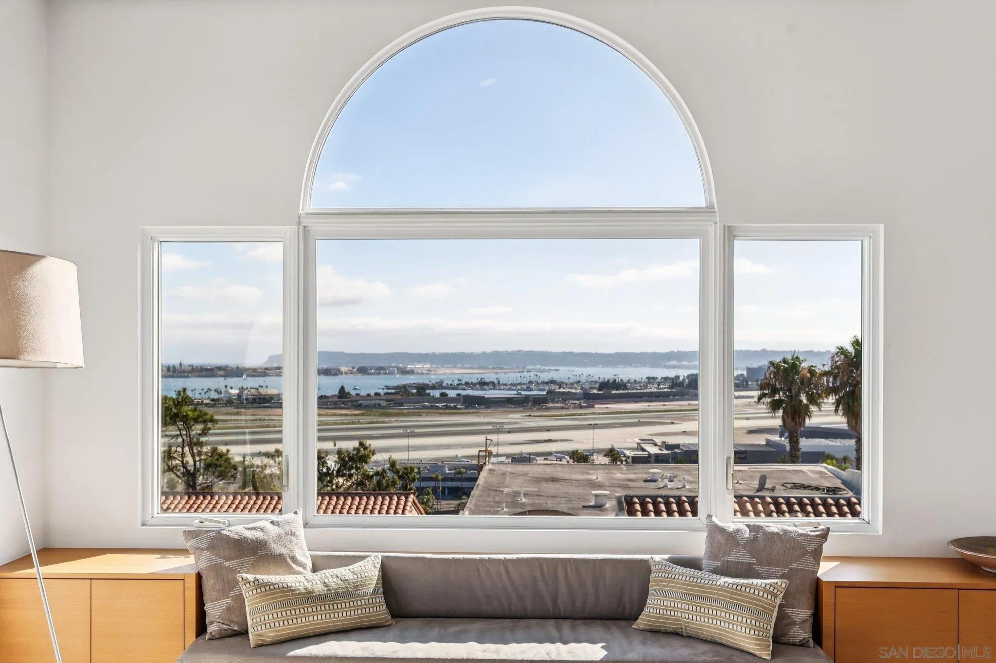 https://cdn.realtyfeed.com/cdn/127/260004046/9fc52388206e476b29ffe631af0f47bd.webp