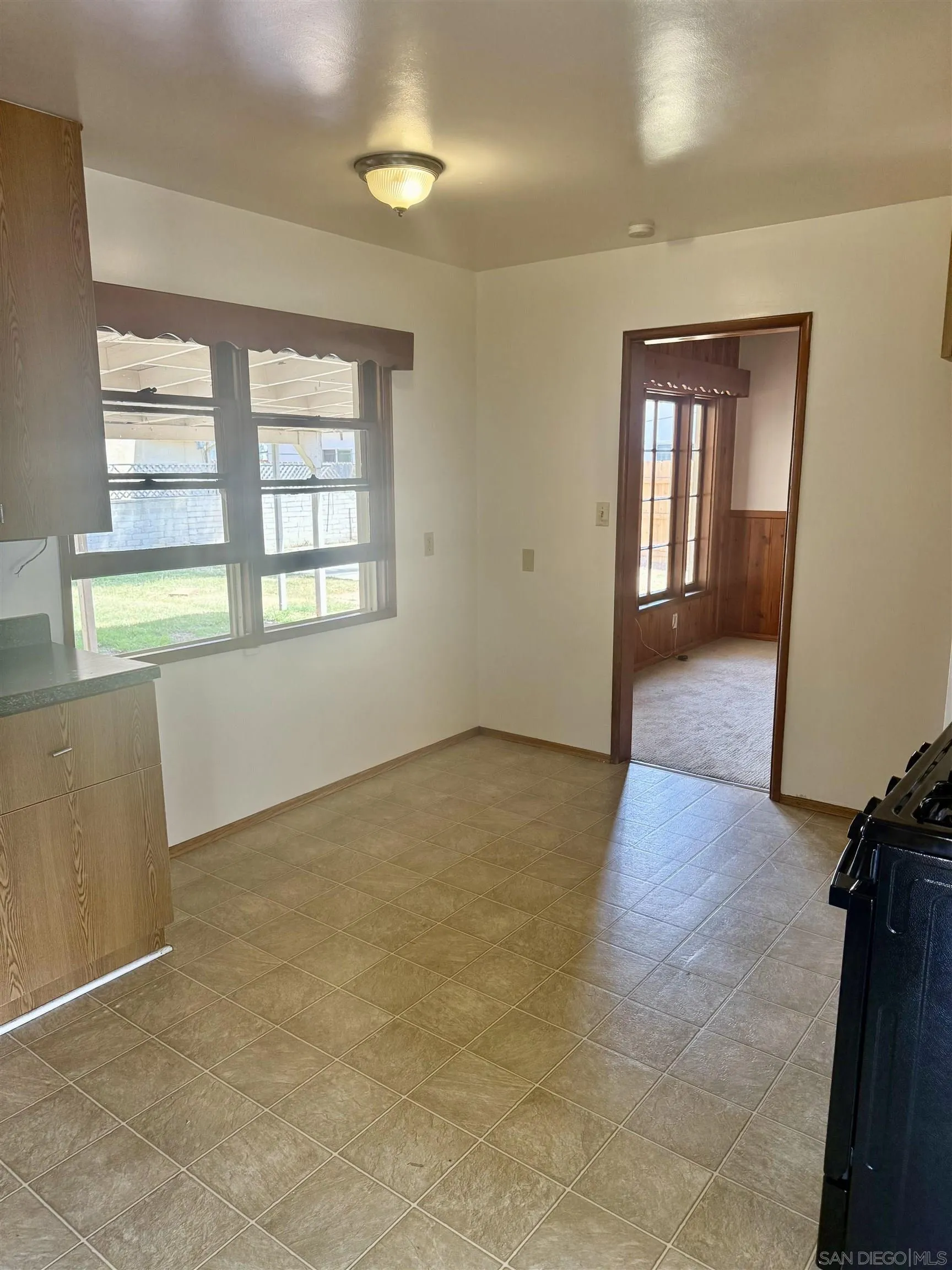 https://cdn.realtyfeed.com/cdn/127/260004050/0af2bf1101fac5fc19f6154e7bc7d9c9.webp