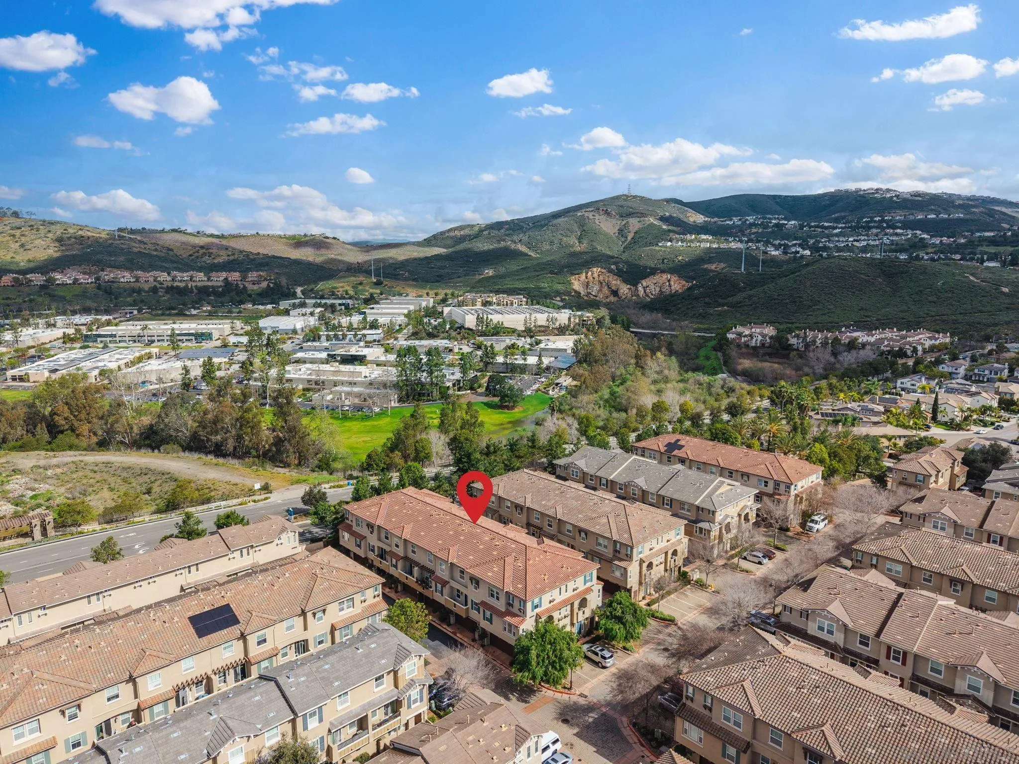 https://cdn.realtyfeed.com/cdn/127/260004051/1b3d61c8e08d4a592318672db79c6940.webp