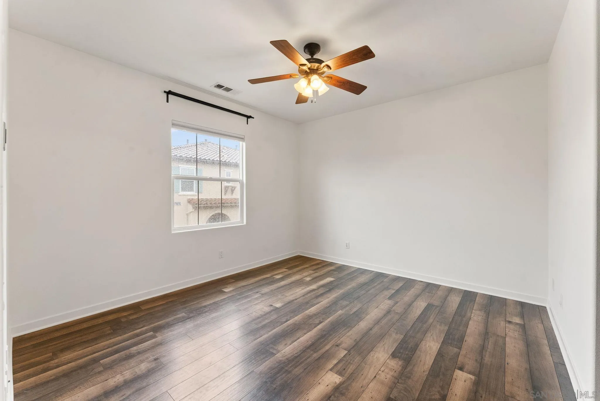 https://cdn.realtyfeed.com/cdn/127/260004051/529d032884ec5779d0e039ed991006e3.webp