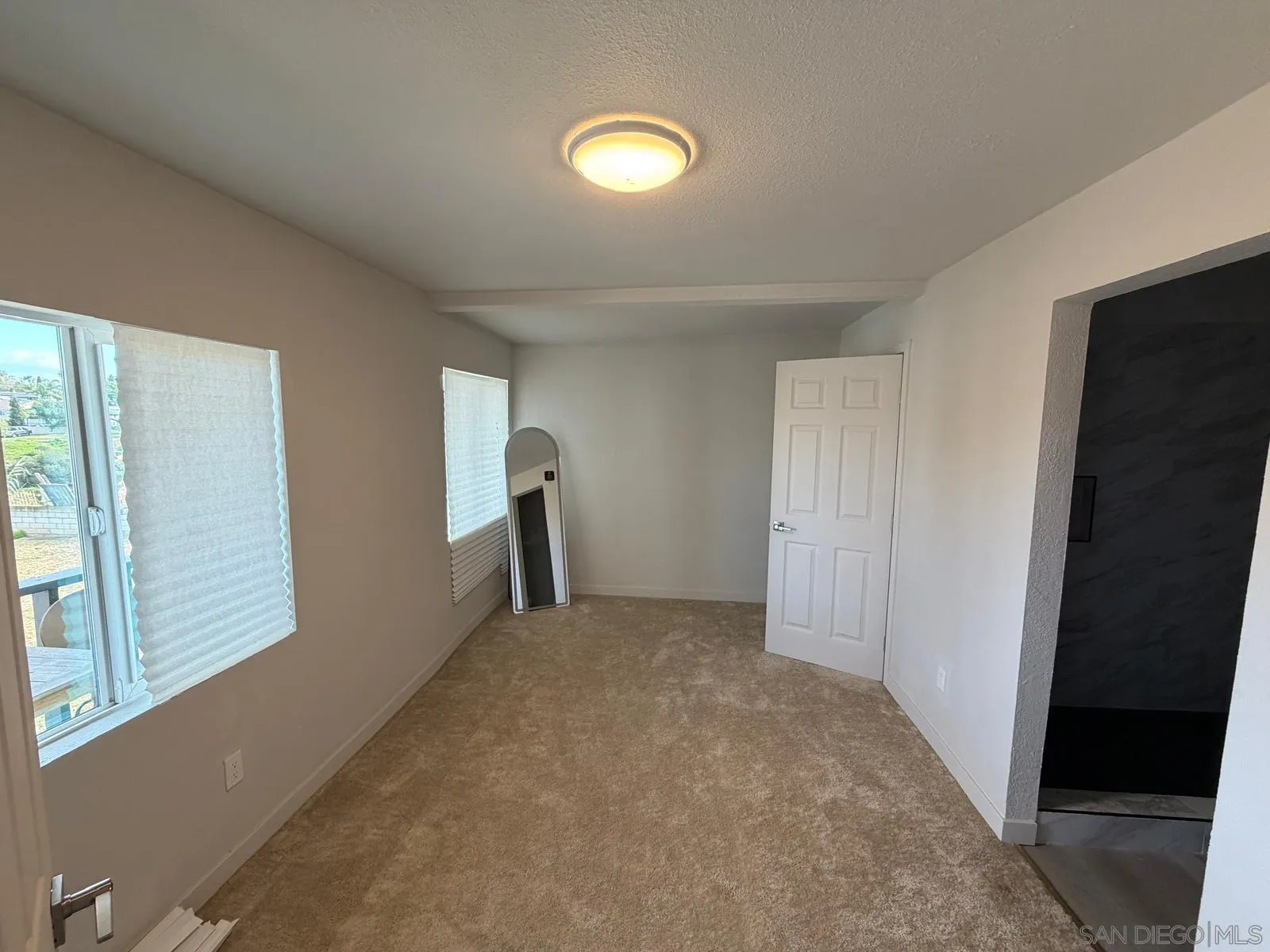 https://cdn.realtyfeed.com/cdn/127/260004056/239135ecd716a523c71127e37409b491.webp