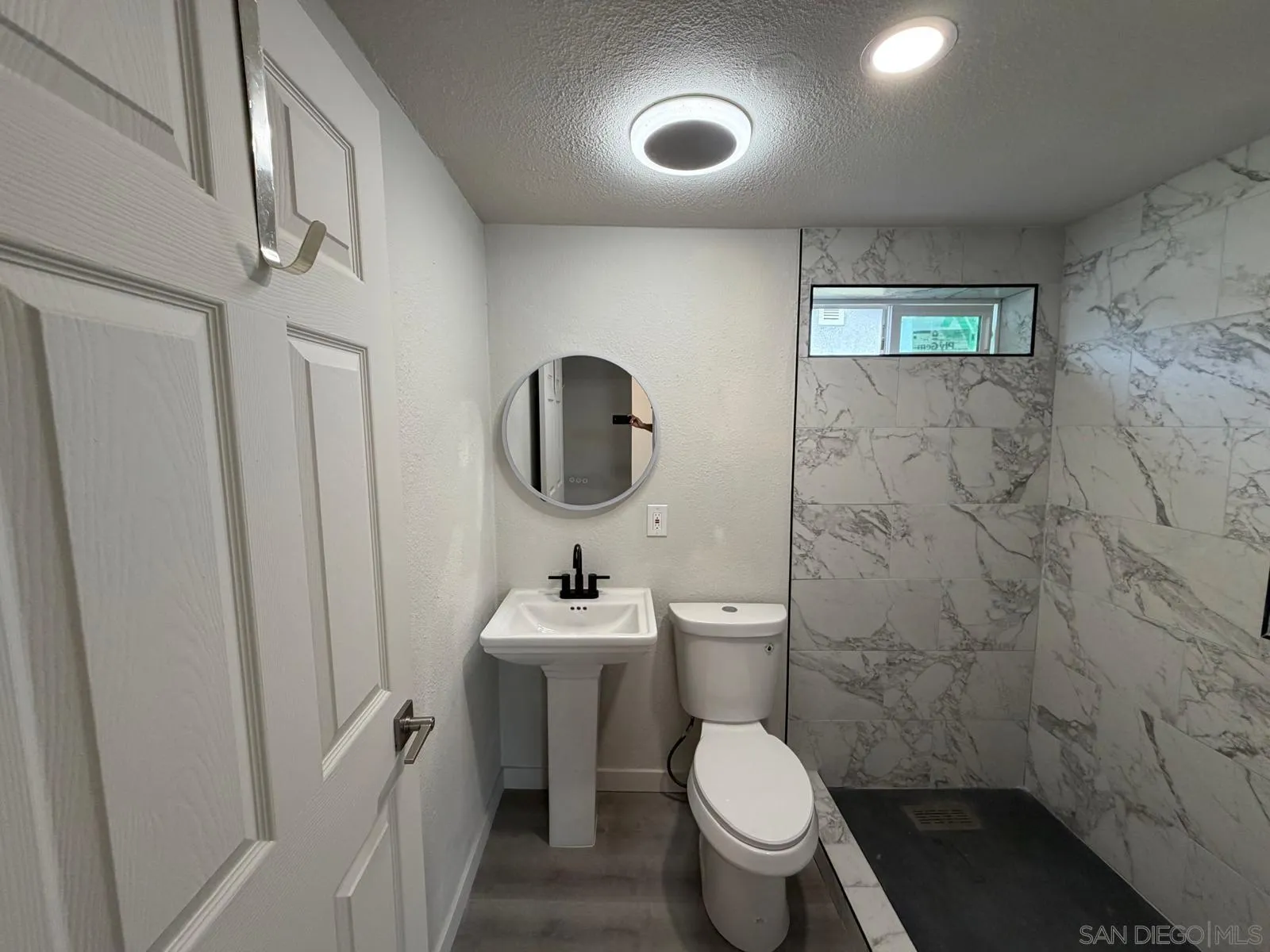 https://cdn.realtyfeed.com/cdn/127/260004056/27a6dabc7b256917e52698d1b7816b7a.webp