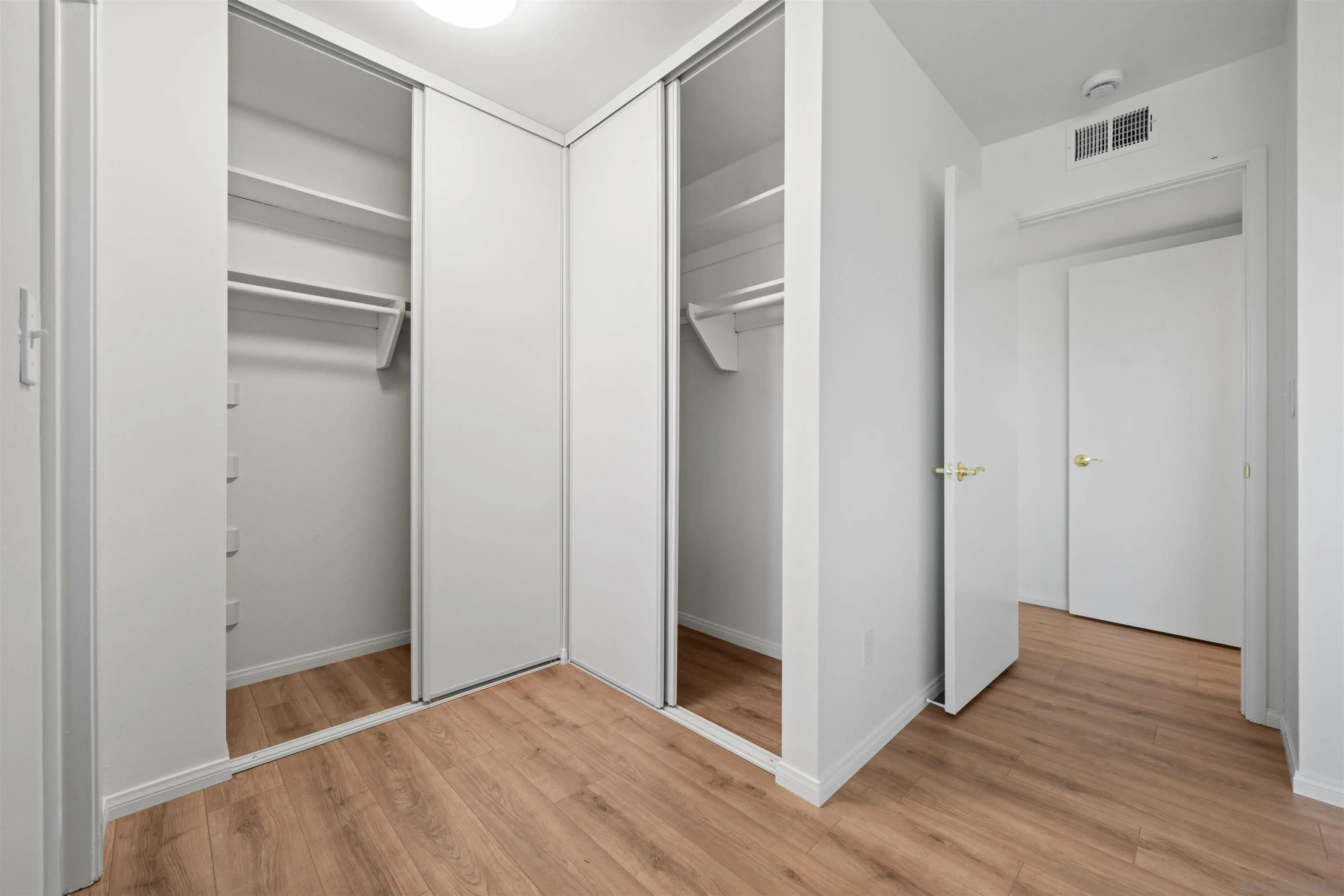 https://cdn.realtyfeed.com/cdn/127/260004064/2e7a1929d152adb645b1acb1c724e63b.webp