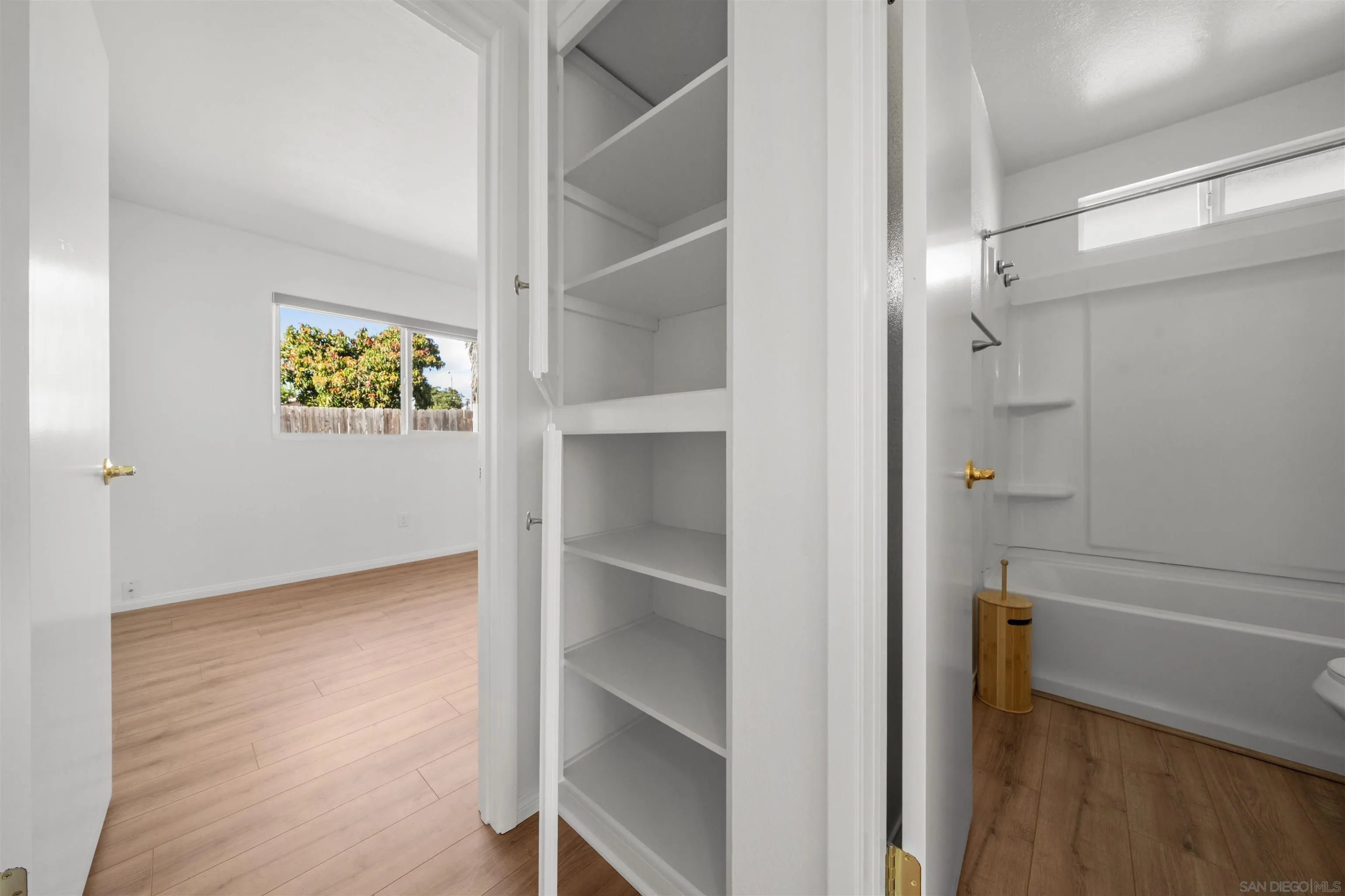 https://cdn.realtyfeed.com/cdn/127/260004064/6cbab4a325871d18a1910e3ce65a0ad3.webp