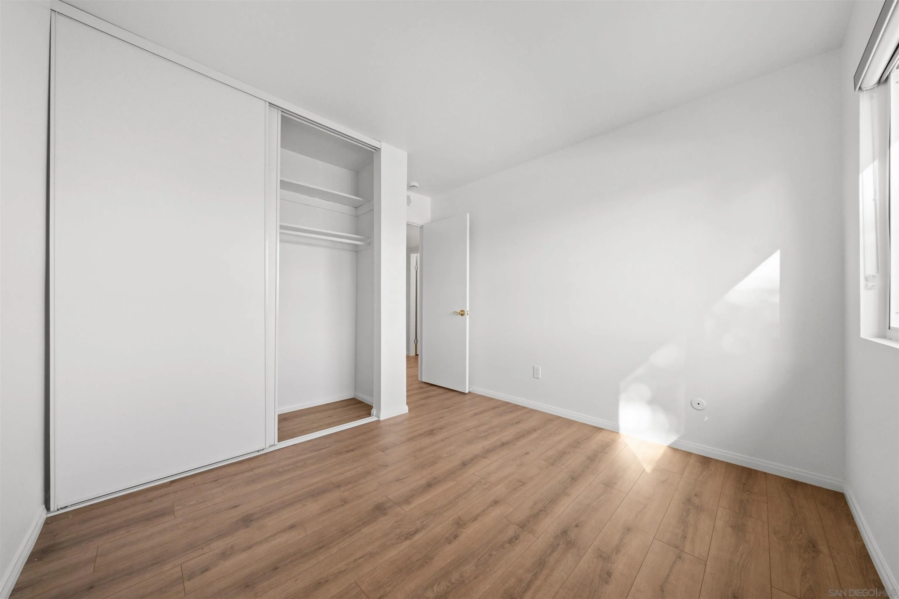 https://cdn.realtyfeed.com/cdn/127/260004064/6d0481f4ceb8235a357317f43b7db14f.webp