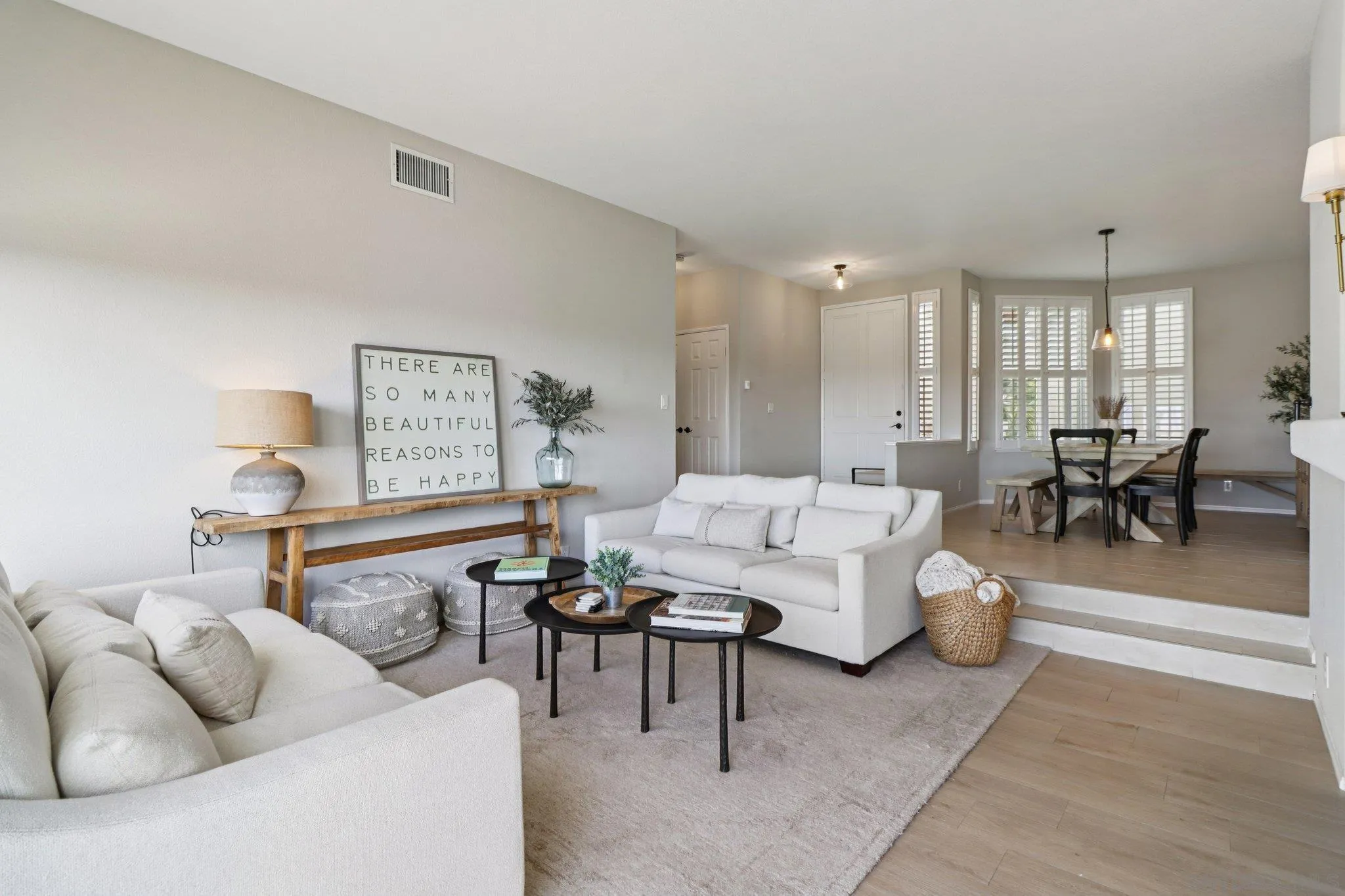 https://cdn.realtyfeed.com/cdn/127/260004065/12f10ce21ea9a480a418f7d12e1a2373.webp