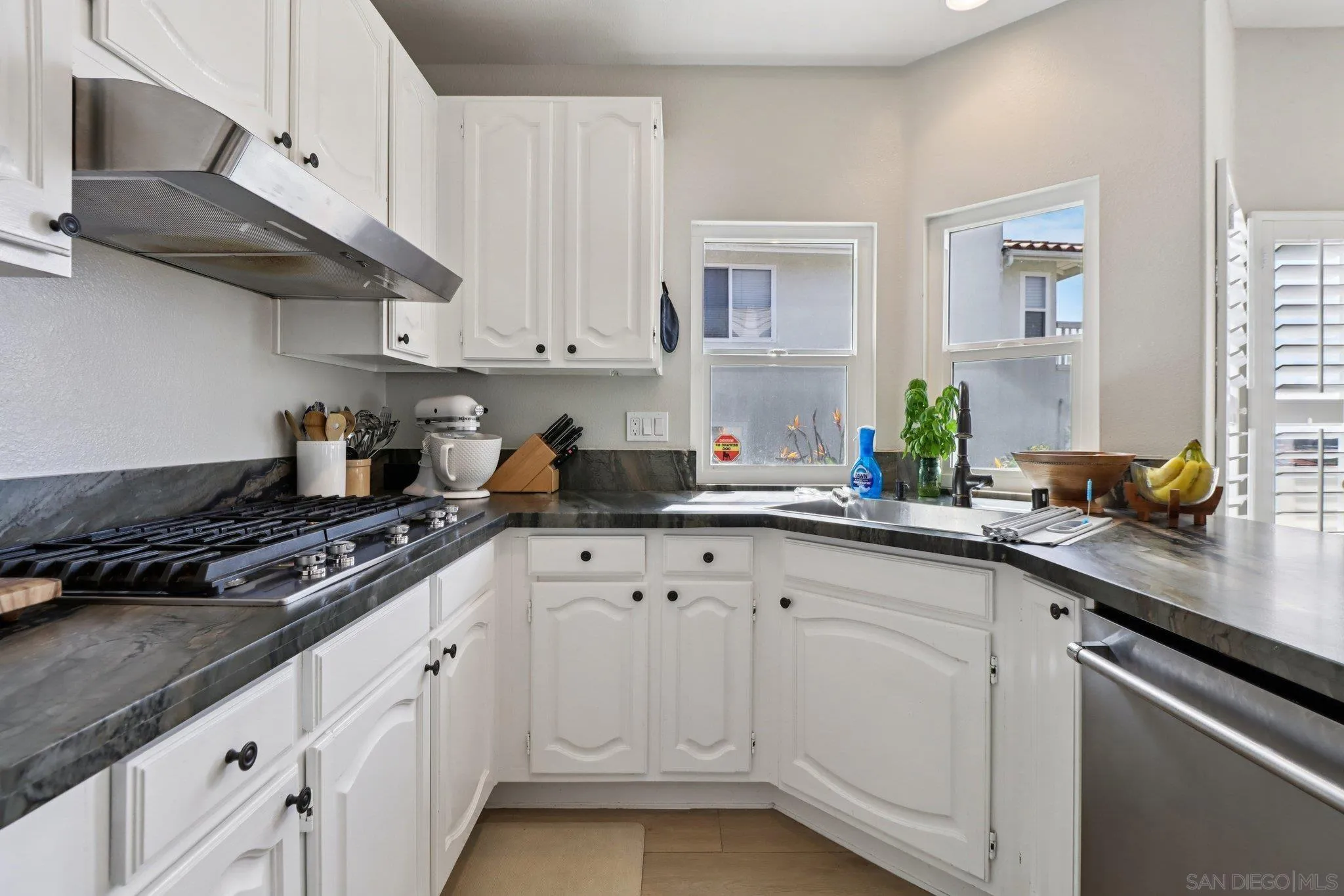 https://cdn.realtyfeed.com/cdn/127/260004065/1c35b89832c233640962cf8cde9edbf6.webp