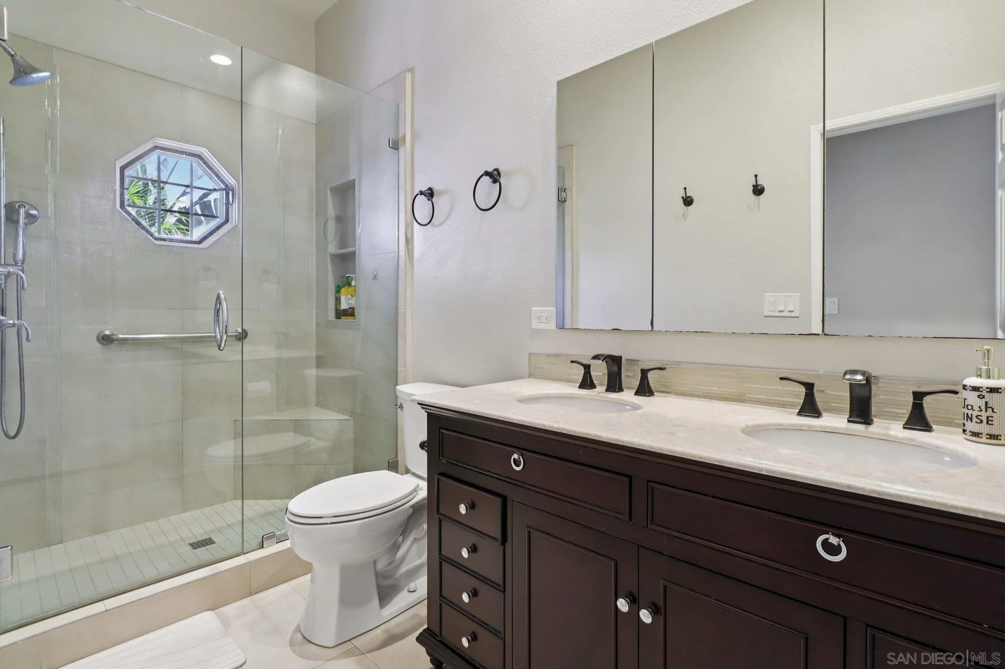 https://cdn.realtyfeed.com/cdn/127/260004065/6968cc89808a9db382a9e5bb916613cd.webp