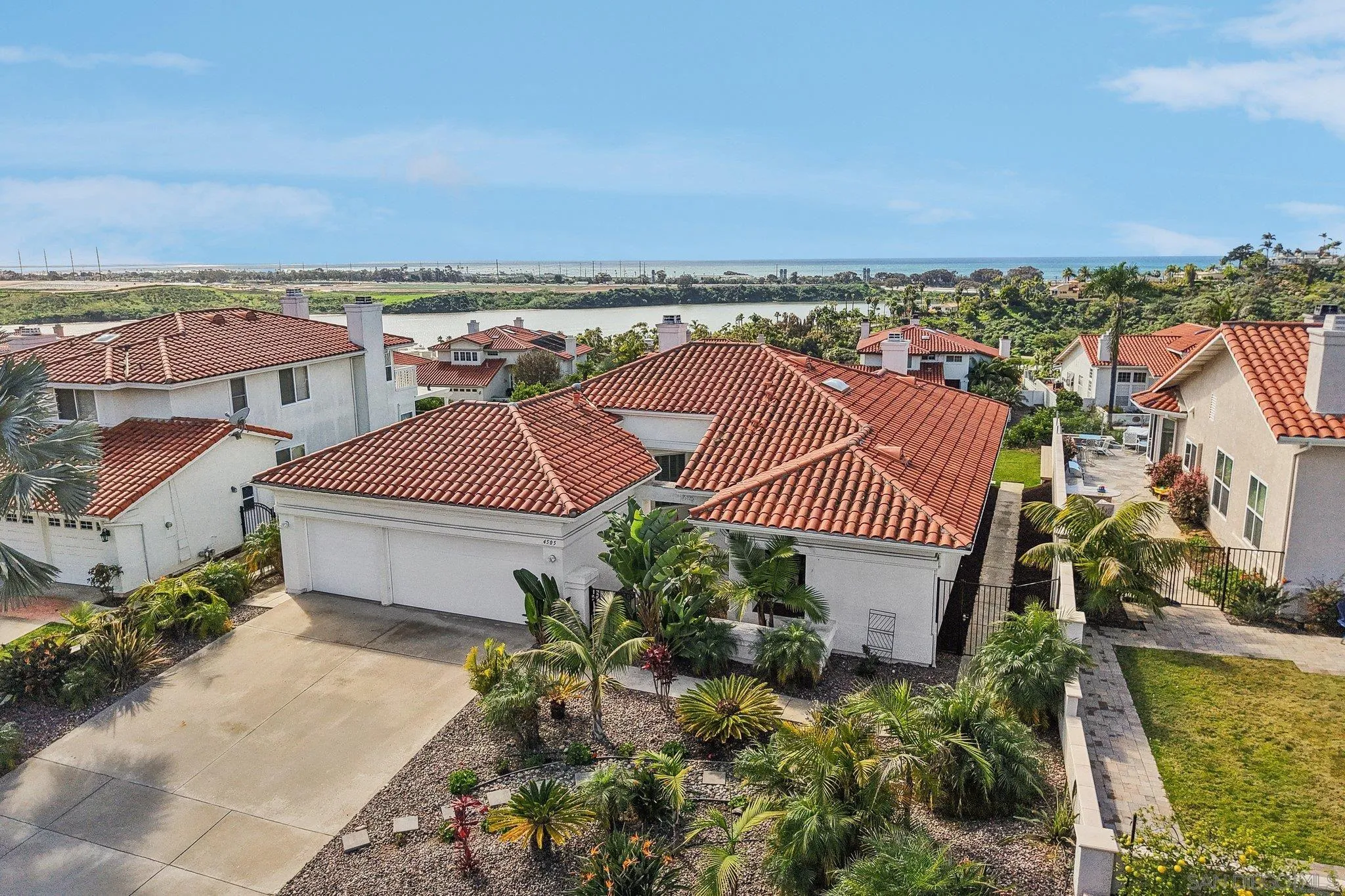 https://cdn.realtyfeed.com/cdn/127/260004065/6e12cbdba2706facf7f011485ae903f6.webp