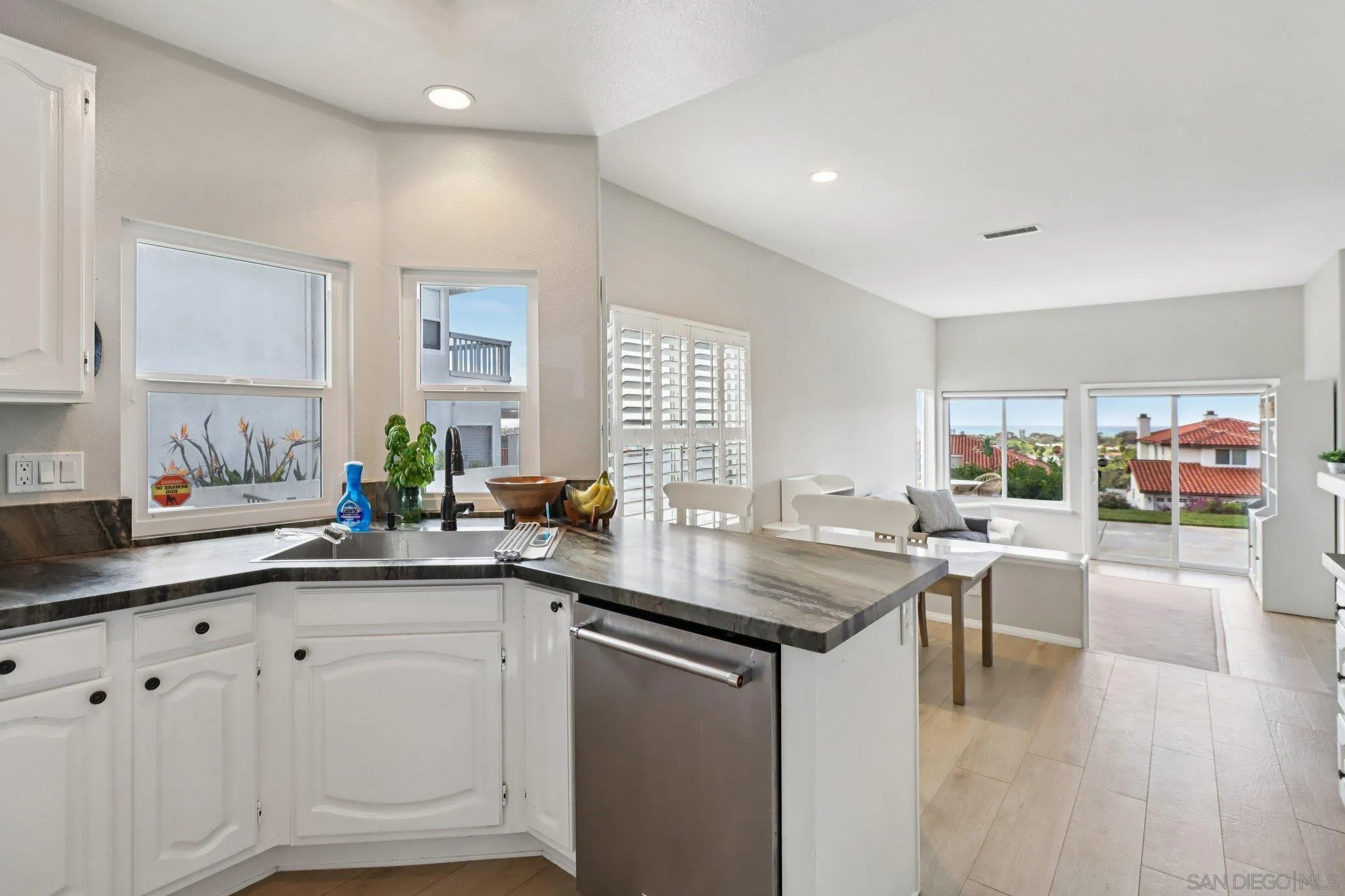 https://cdn.realtyfeed.com/cdn/127/260004065/7c6135acaf629af2da7e444b9ff7566f.webp
