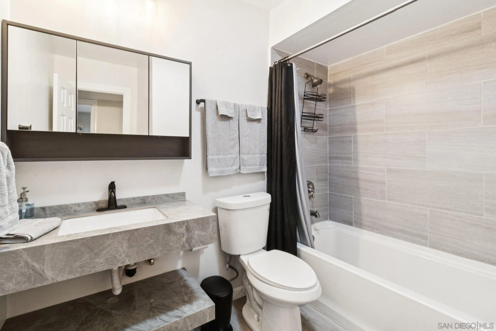 https://cdn.realtyfeed.com/cdn/127/260004068/613c59057e304f05863d25fe07e0b077.webp