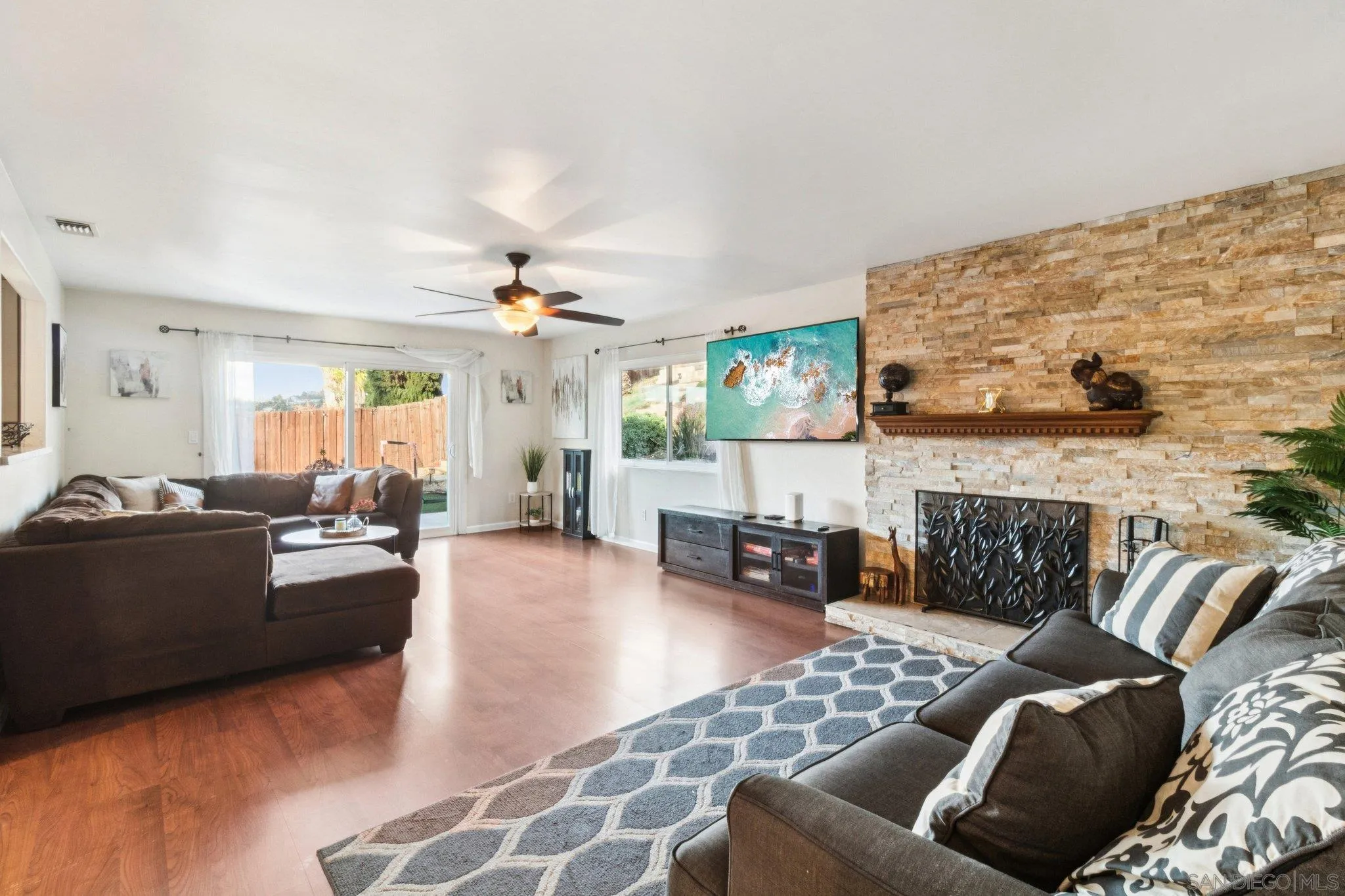 https://cdn.realtyfeed.com/cdn/127/260004068/721c0591bd432409062718f8e4890c97.webp