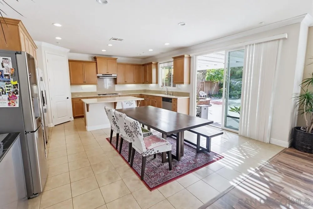 https://cdn.realtyfeed.com/cdn/127/260004070/165bf5960431184c3f4ce6d464d6222c.webp