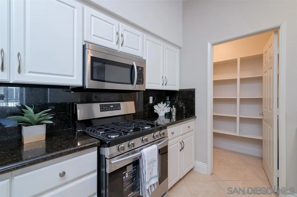 12368 Carmel Country Rd Unit 304, San Diego, CA 92130 - Photo 2 of 19, San Diego, CA