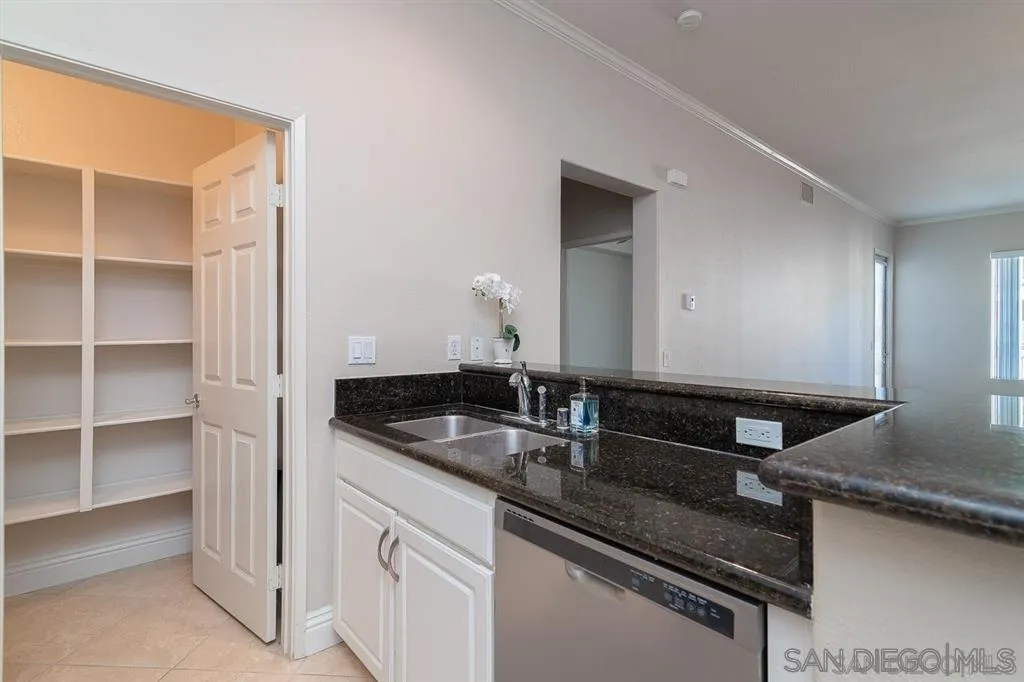 12368 Carmel Country Rd Unit 304, San Diego, CA 92130 - Photo 3 of 19, San Diego, CA