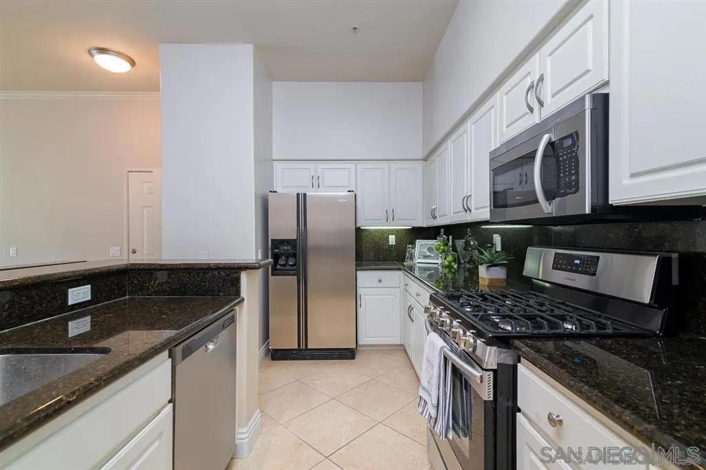 12368 Carmel Country Rd Unit 304, San Diego, CA 92130 - Photo 4 of 19, San Diego, CA