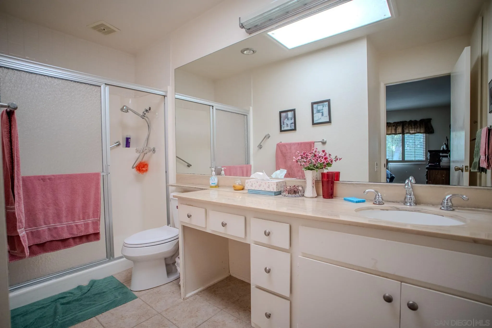 https://cdn.realtyfeed.com/cdn/127/260004073/f67802b962571994167e774b88cb540a.webp