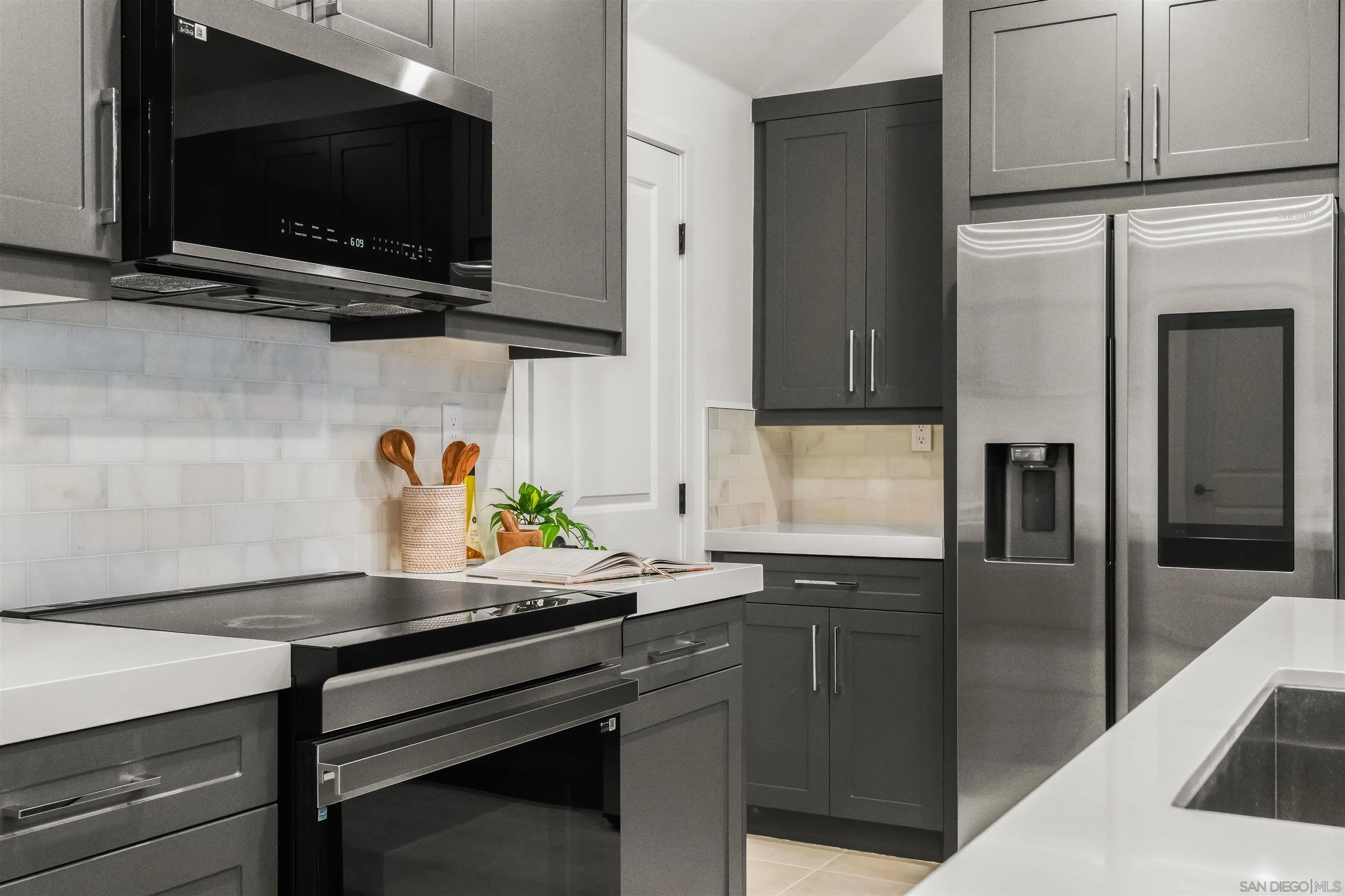 https://cdn.realtyfeed.com/cdn/127/260004075/17216a384bdef68fe331616629c2e9a9.webp