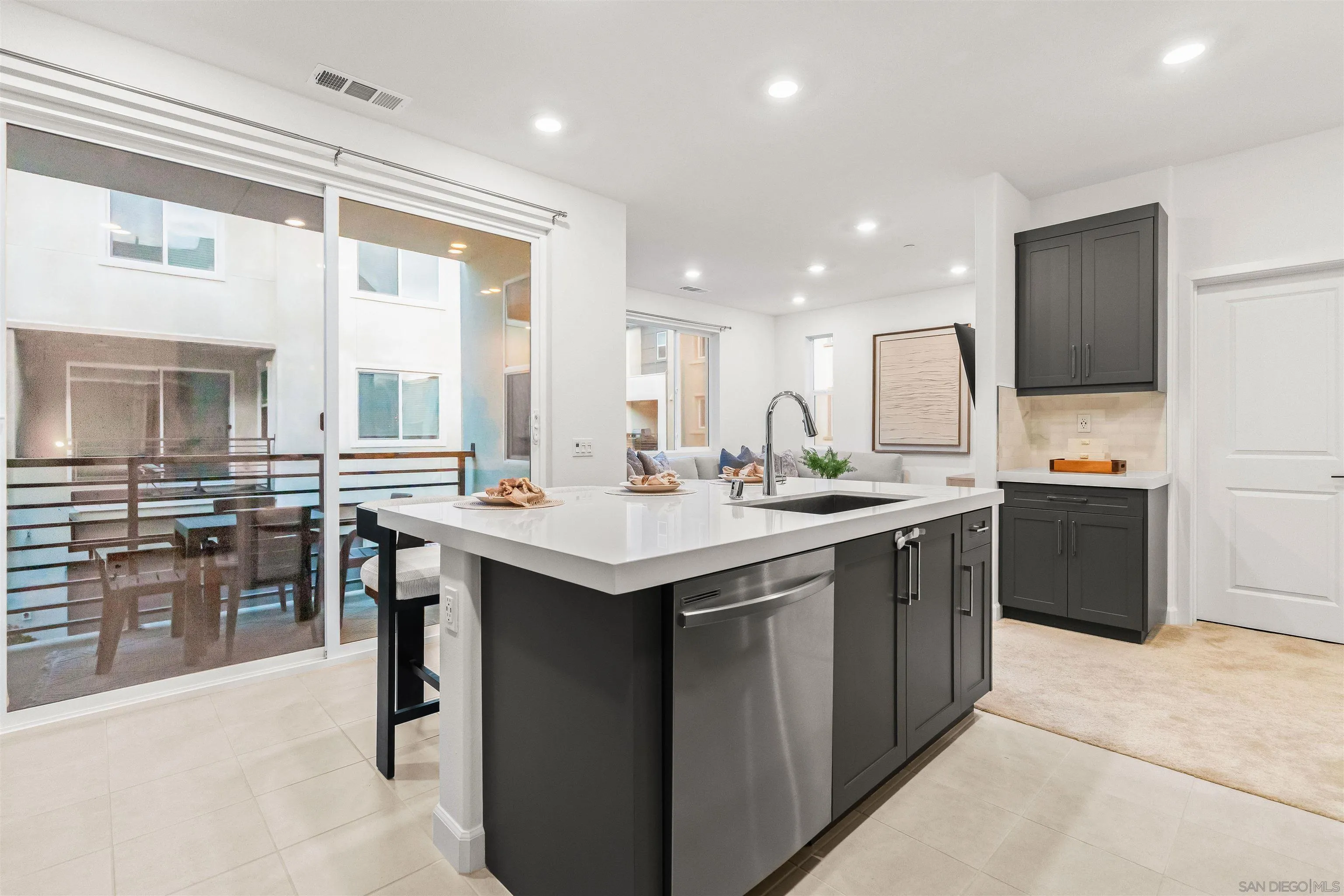 https://cdn.realtyfeed.com/cdn/127/260004075/5b0b23e0901cacbb51a32874ae800621.webp