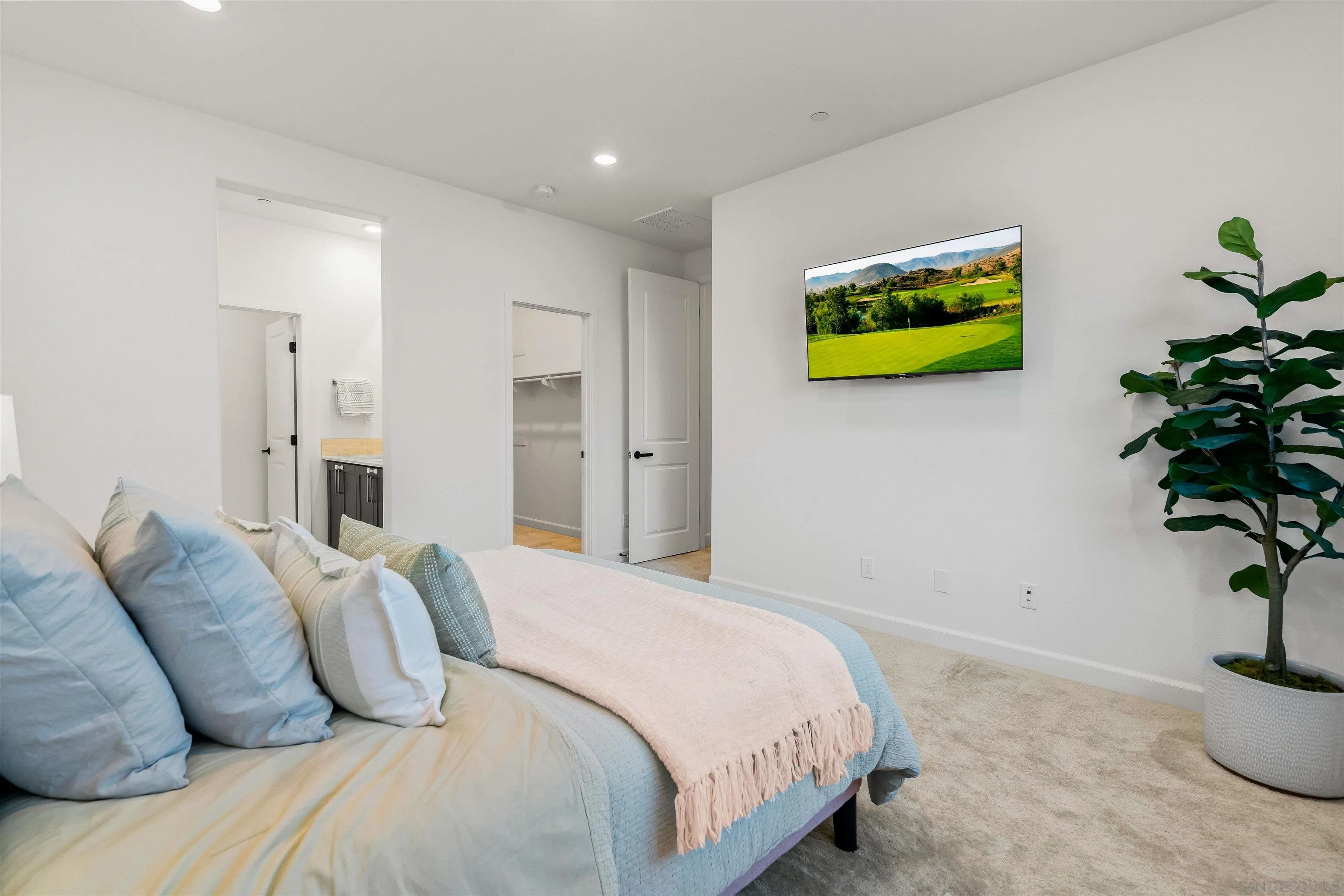 https://cdn.realtyfeed.com/cdn/127/260004075/6c6462c16e725f3549d778d7bf7b36e9.webp