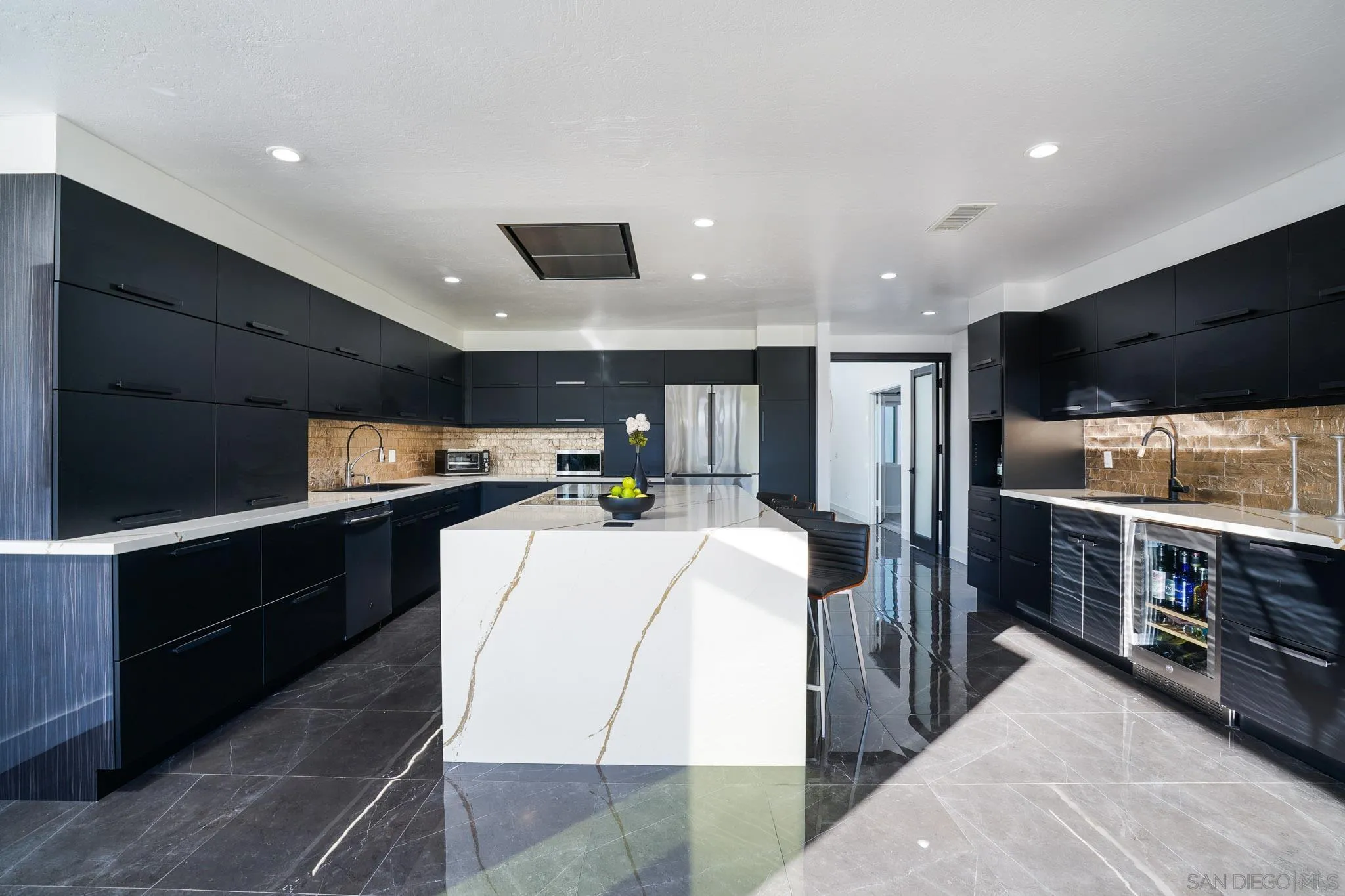 https://cdn.realtyfeed.com/cdn/127/260004076/bff36945e7fec380c884a36a3aa26bbc.webp