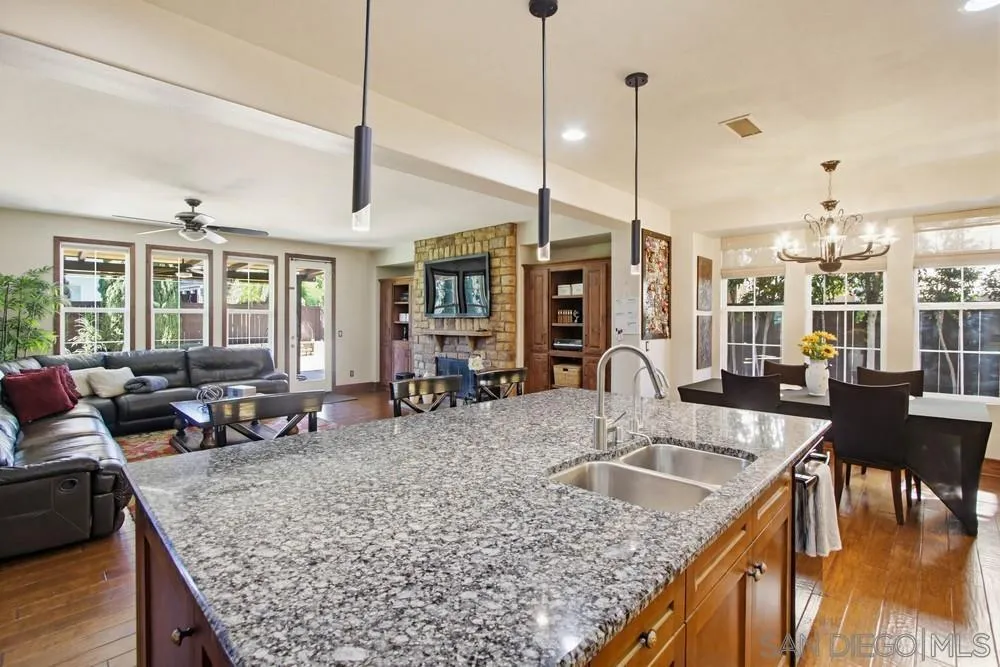 https://cdn.realtyfeed.com/cdn/127/260004085/4055105466a9136adaa5713063ce7885.webp