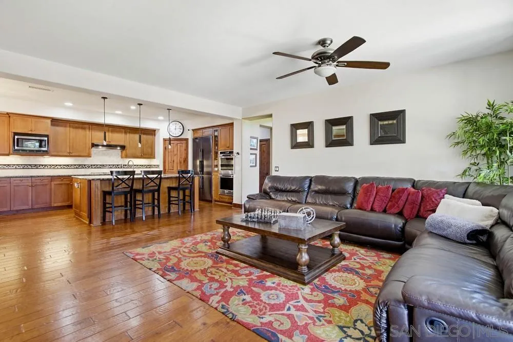 https://cdn.realtyfeed.com/cdn/127/260004085/871a4a4734467d920a12d0daaf36ad51.webp