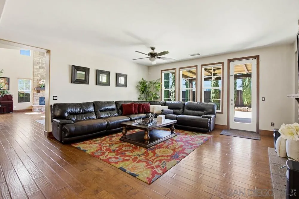 https://cdn.realtyfeed.com/cdn/127/260004085/b41cdea555a6836d0c569cdad9078dd7.webp