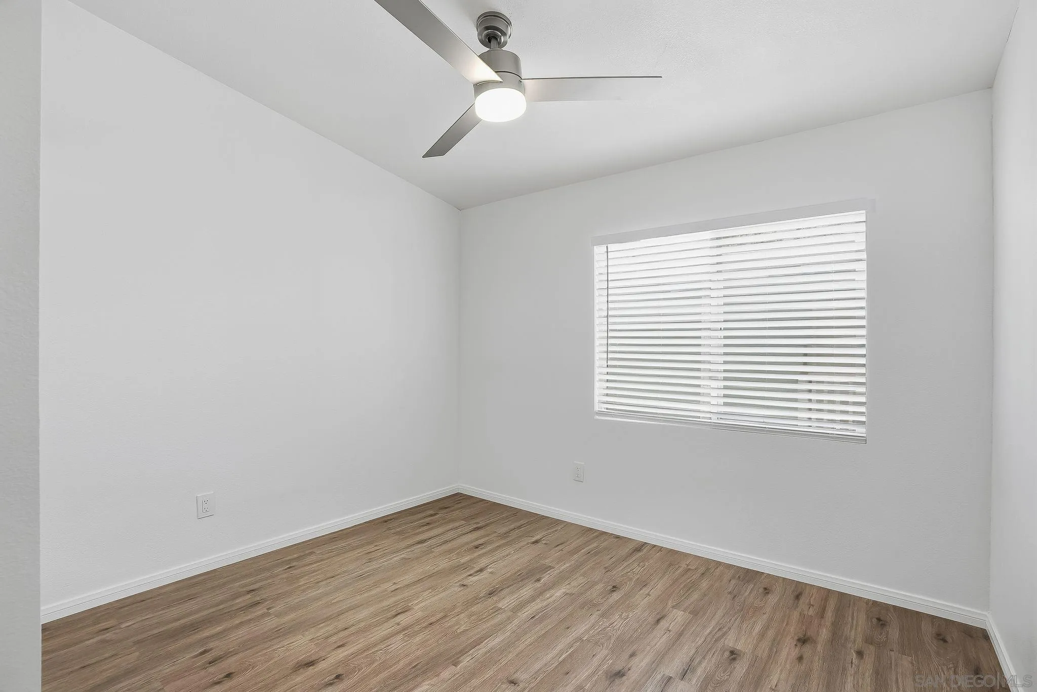 https://cdn.realtyfeed.com/cdn/127/260004090/1b8be4d57f937463c4eeee609cf946d8.webp