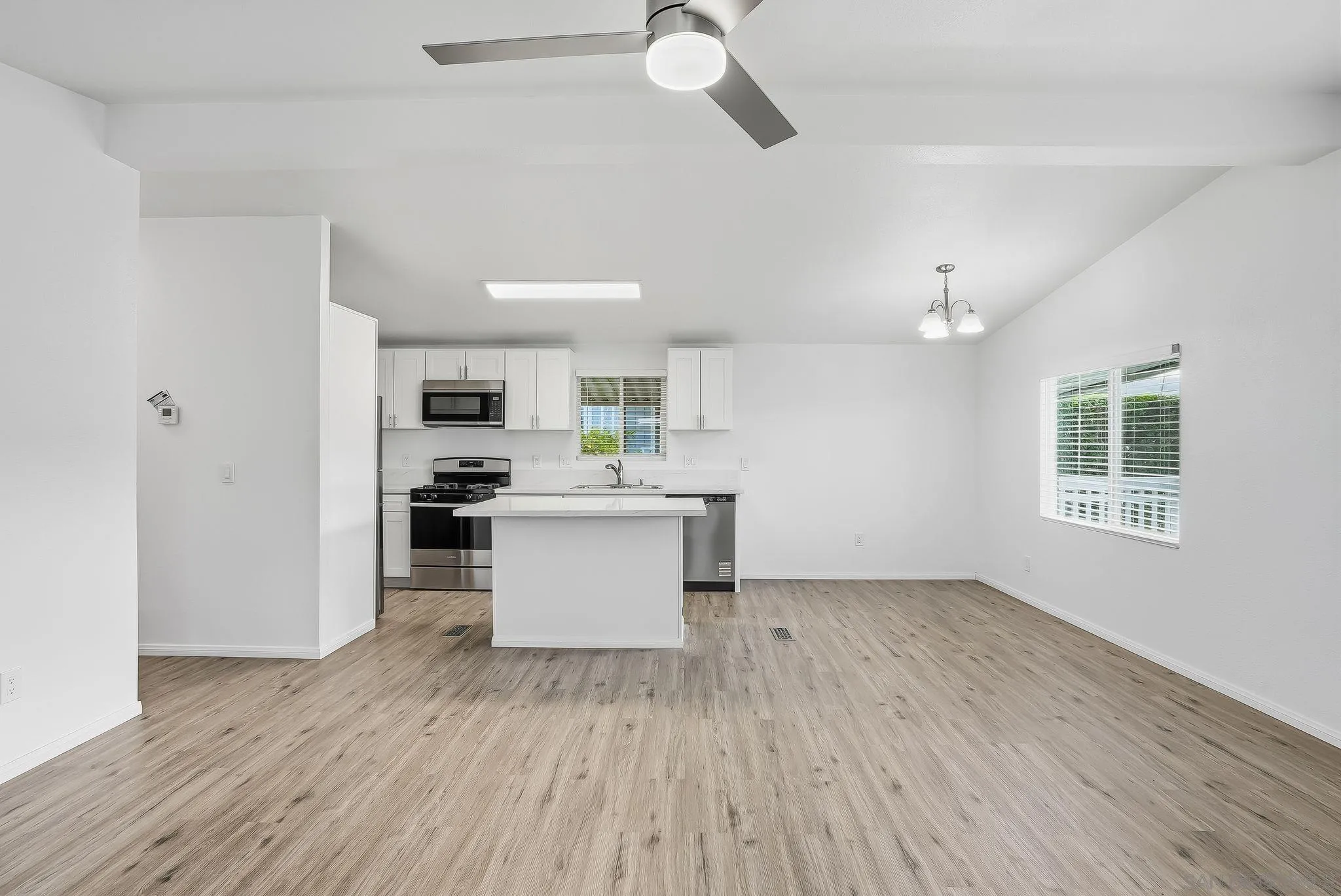 https://cdn.realtyfeed.com/cdn/127/260004090/a69468fe3636f9b8627d522840fadd51.webp