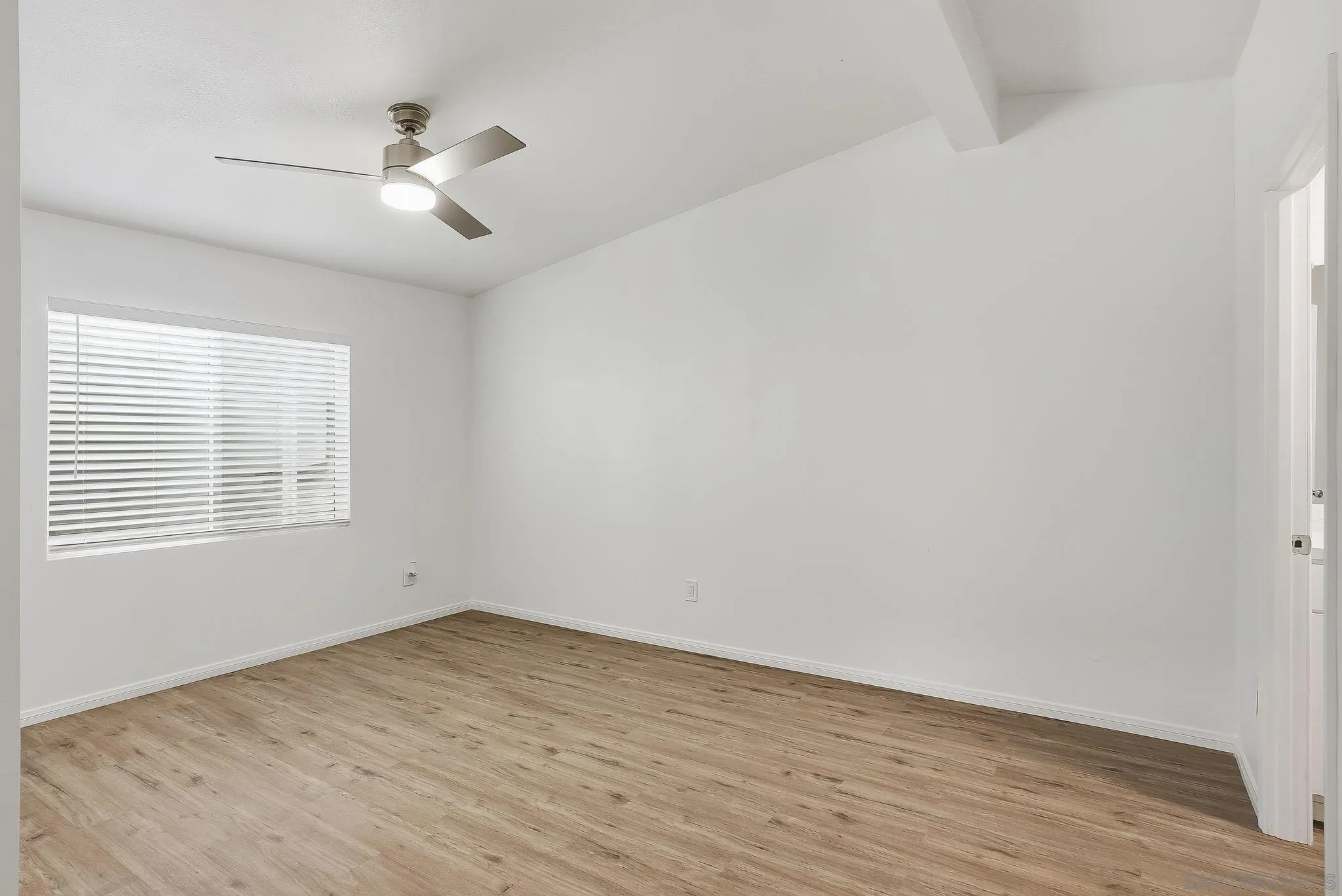 https://cdn.realtyfeed.com/cdn/127/260004090/bd8703455f5e03b66a73138f0b86eb71.webp