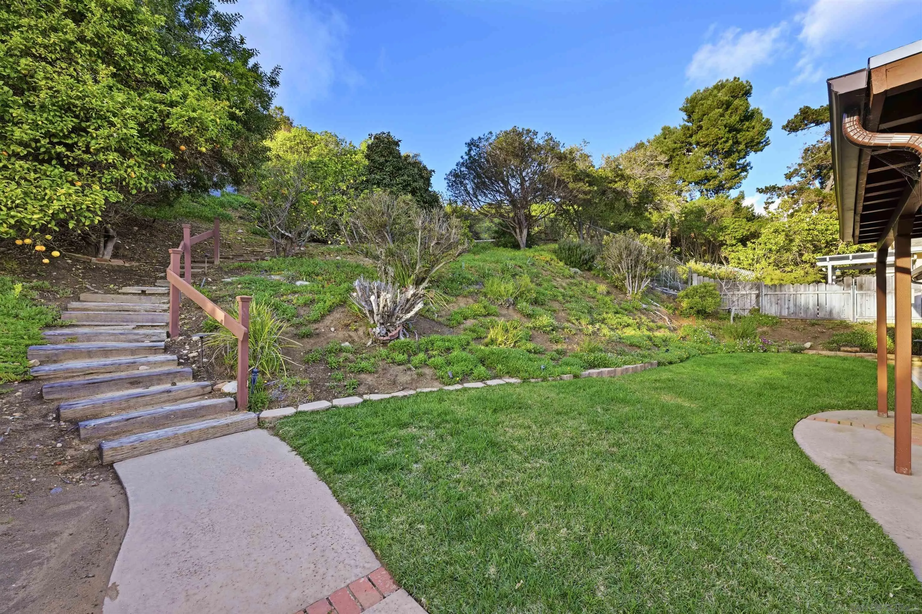 https://cdn.realtyfeed.com/cdn/127/260004095/2d2b59388588c7187aeb3cd7dbcbf292.webp