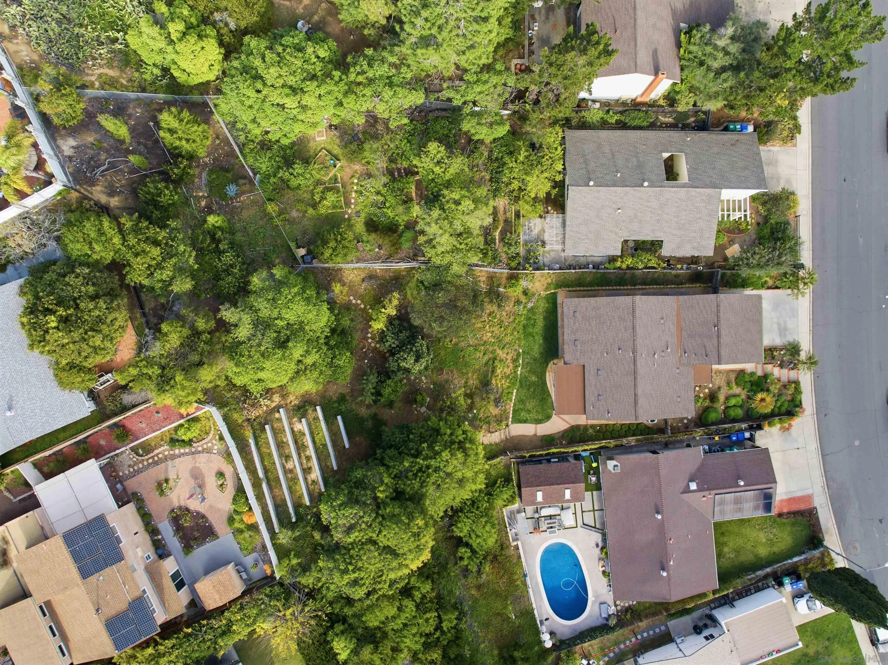 https://cdn.realtyfeed.com/cdn/127/260004095/464b81d25663f764b09f863a57ed7a71.webp