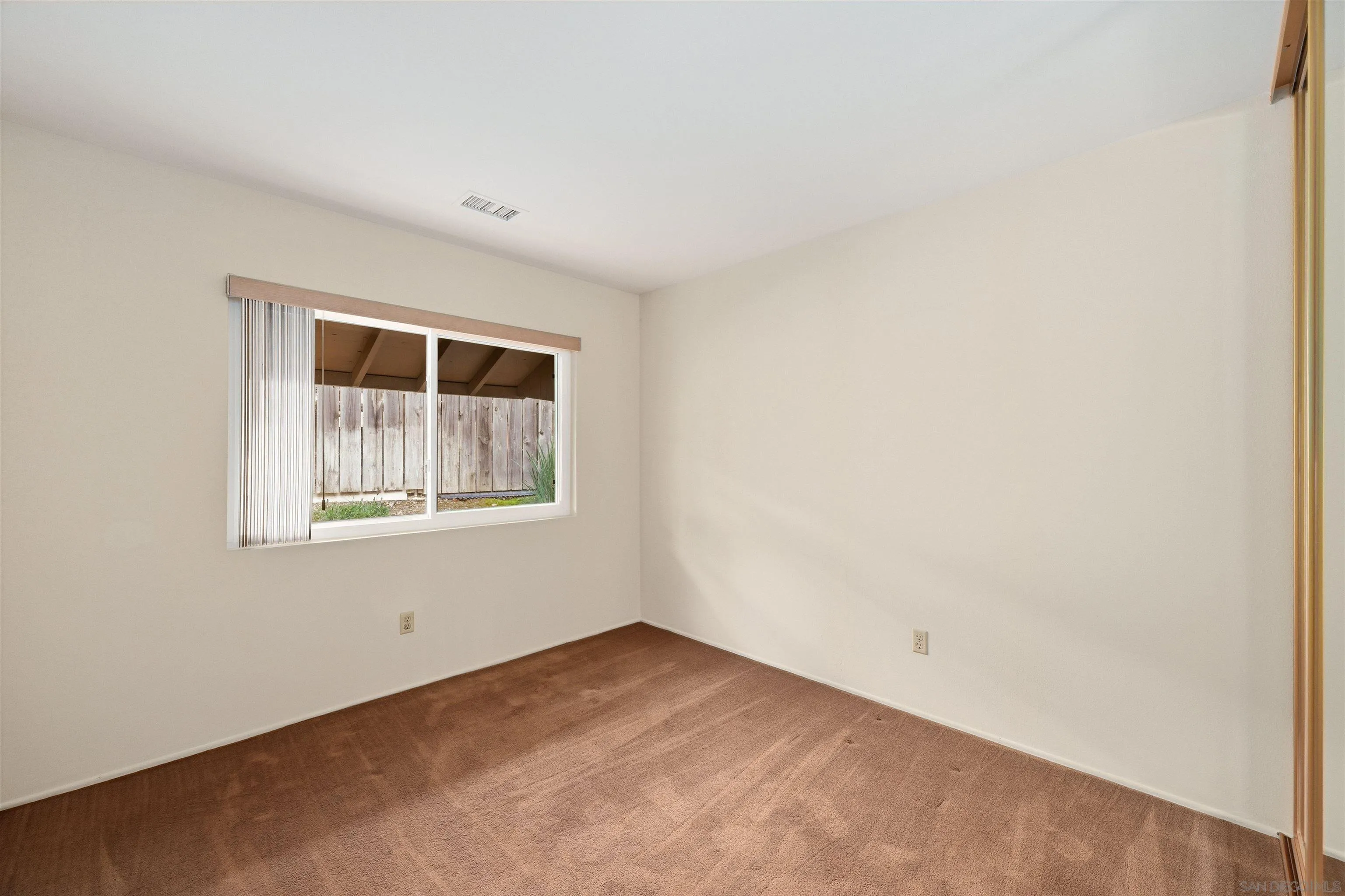 https://cdn.realtyfeed.com/cdn/127/260004095/593e7e201cb2c978ef1654c88cc2febd.webp