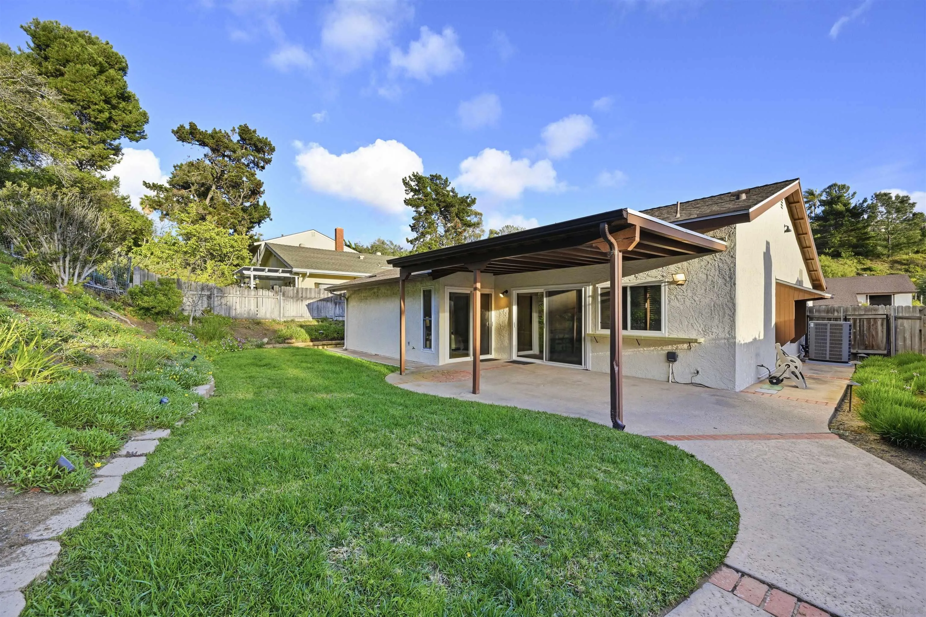 https://cdn.realtyfeed.com/cdn/127/260004095/8194b0f81aa31315e0a22f8355fc38b0.webp