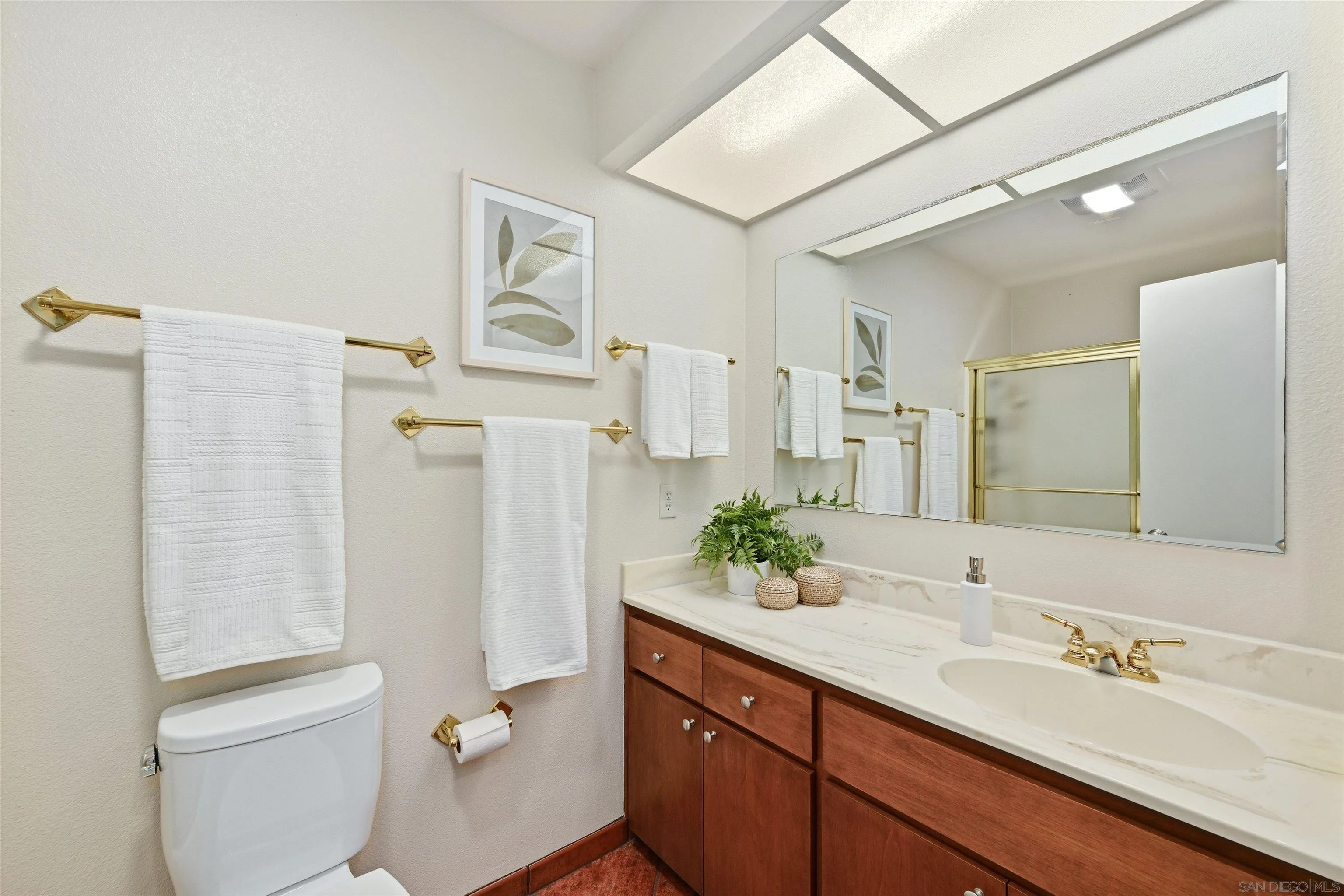 https://cdn.realtyfeed.com/cdn/127/260004095/a2e2d879dc47a15d49924bb12ae78f86.webp