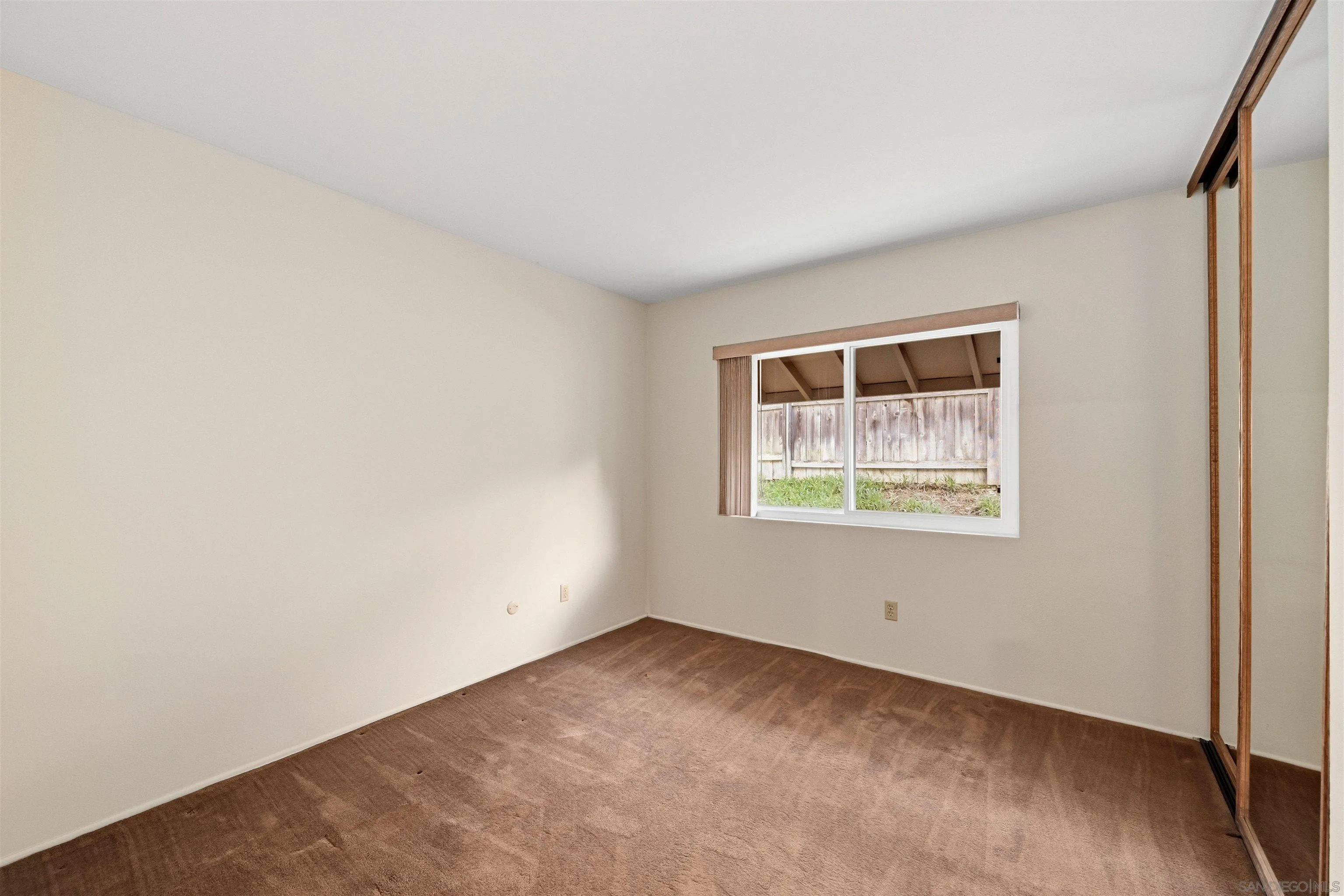 https://cdn.realtyfeed.com/cdn/127/260004095/dcc1898f01bbc70e1f2c9b4a0591a3f9.webp