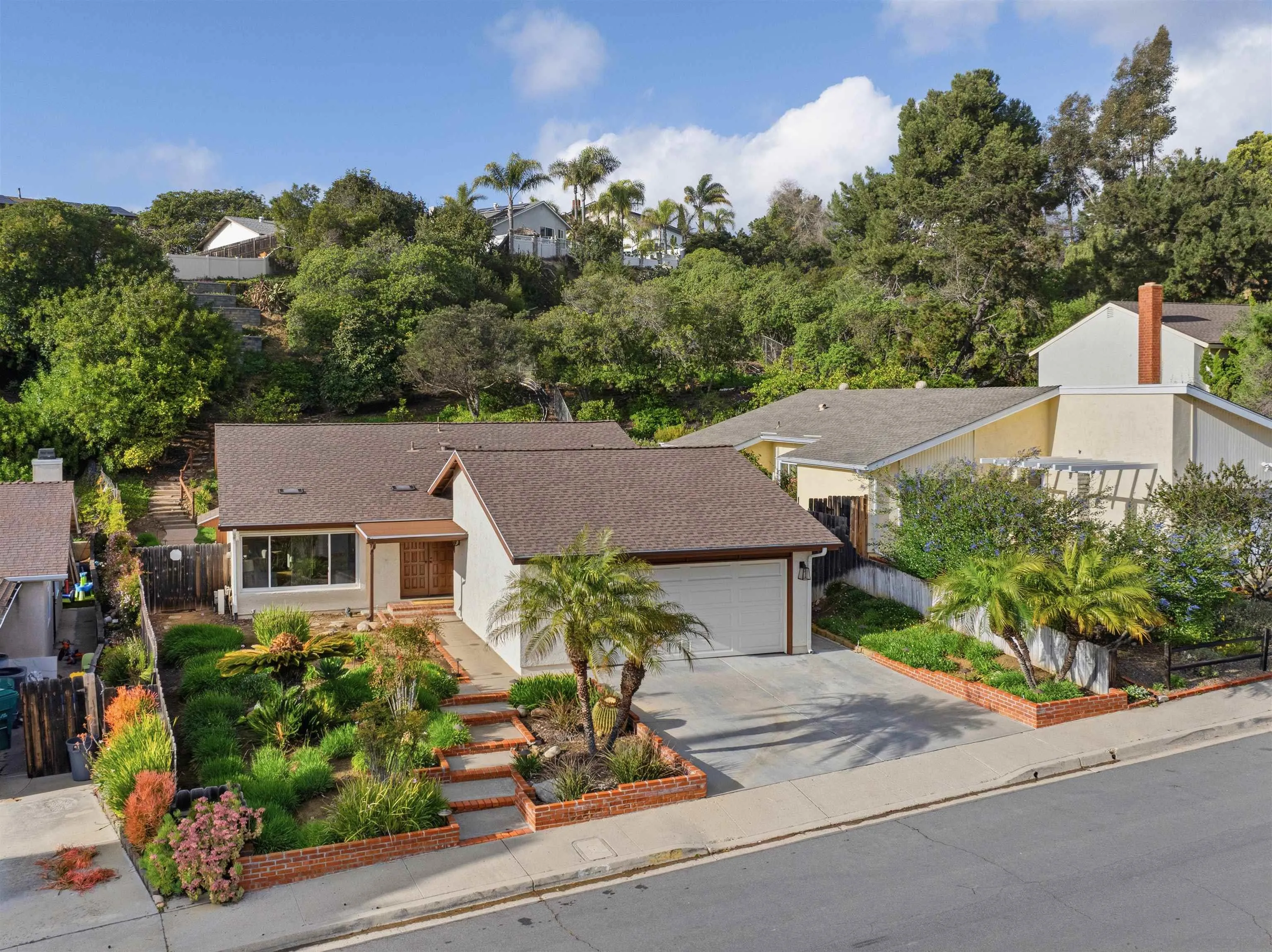 https://cdn.realtyfeed.com/cdn/127/260004095/fd25184f4185456cbc44787884a25059.webp