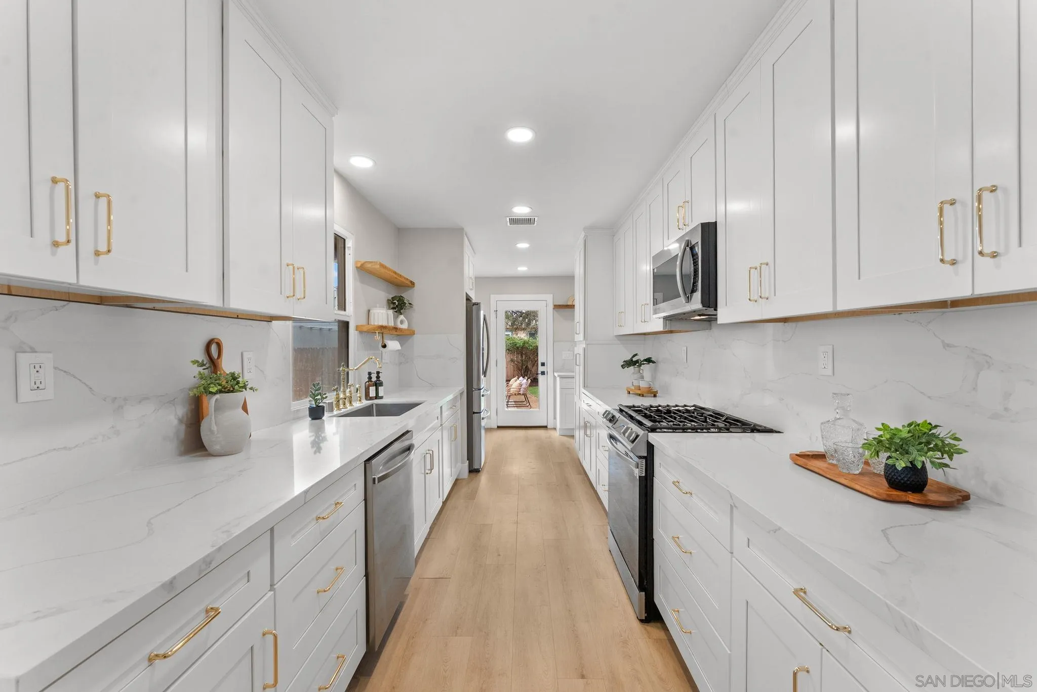 https://cdn.realtyfeed.com/cdn/127/260004100/02f112876aa8563d0b5ba51c1b63c524.webp