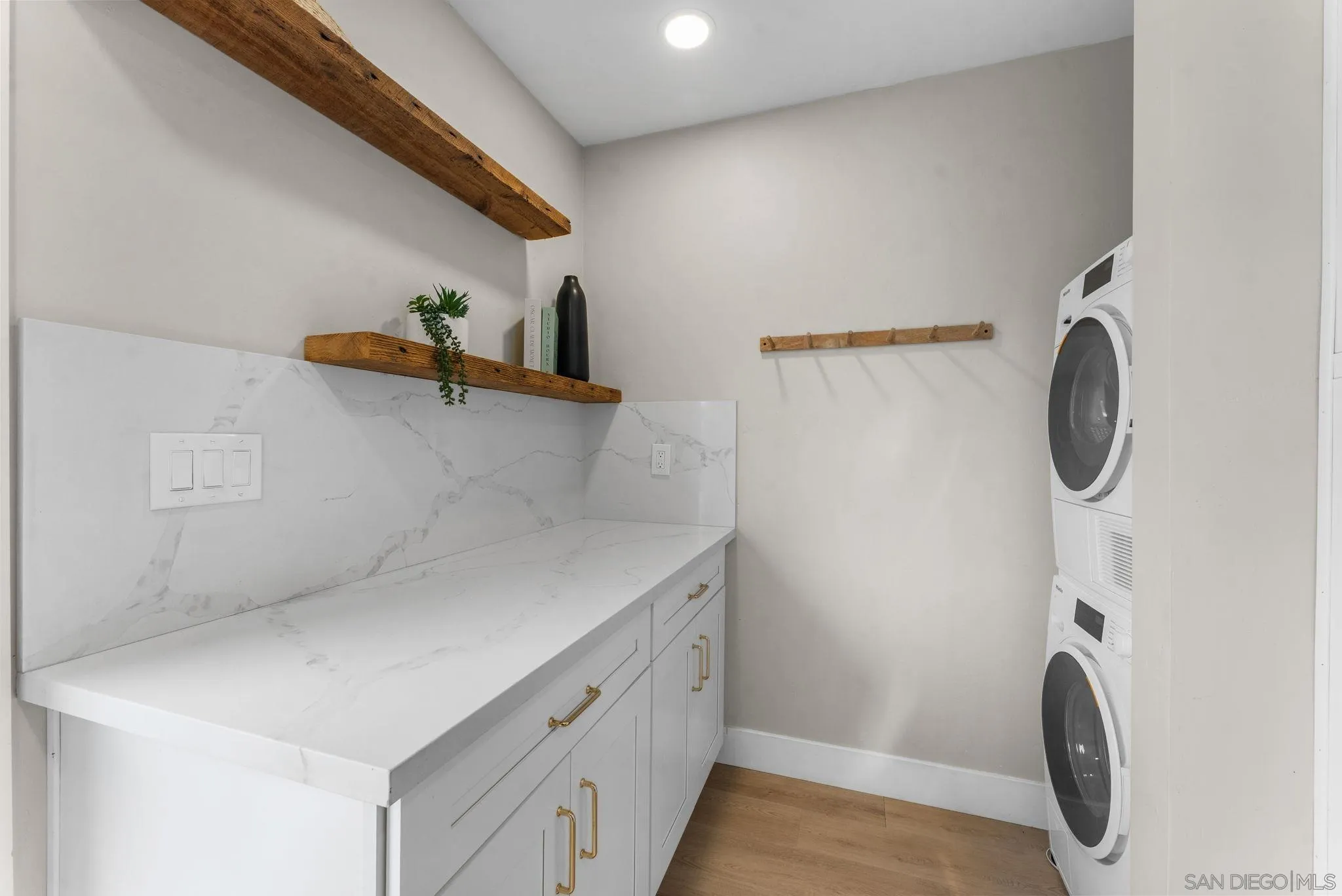 https://cdn.realtyfeed.com/cdn/127/260004100/36e81a8f9212863268d02b2a0d1d1208.webp