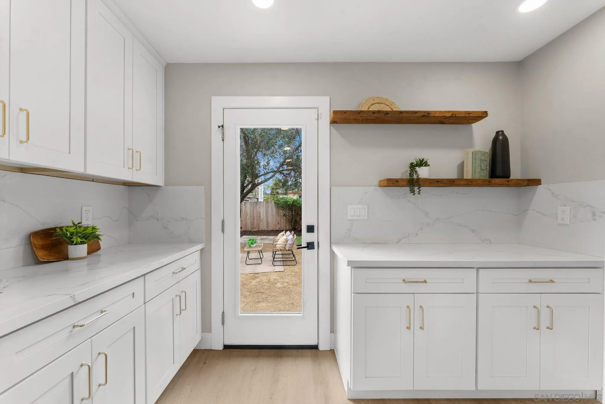 https://cdn.realtyfeed.com/cdn/127/260004100/8f897760a3555cc2bd8a6583e0f6181f.webp